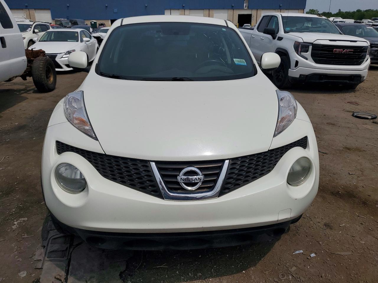 2013 Nissan Juke S White vin: JN8AF5MV9DT212457