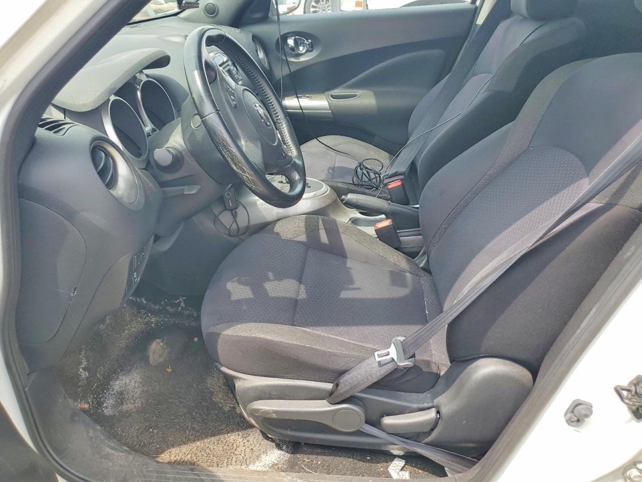 2013 Nissan Juke S White vin: JN8AF5MV9DT212457