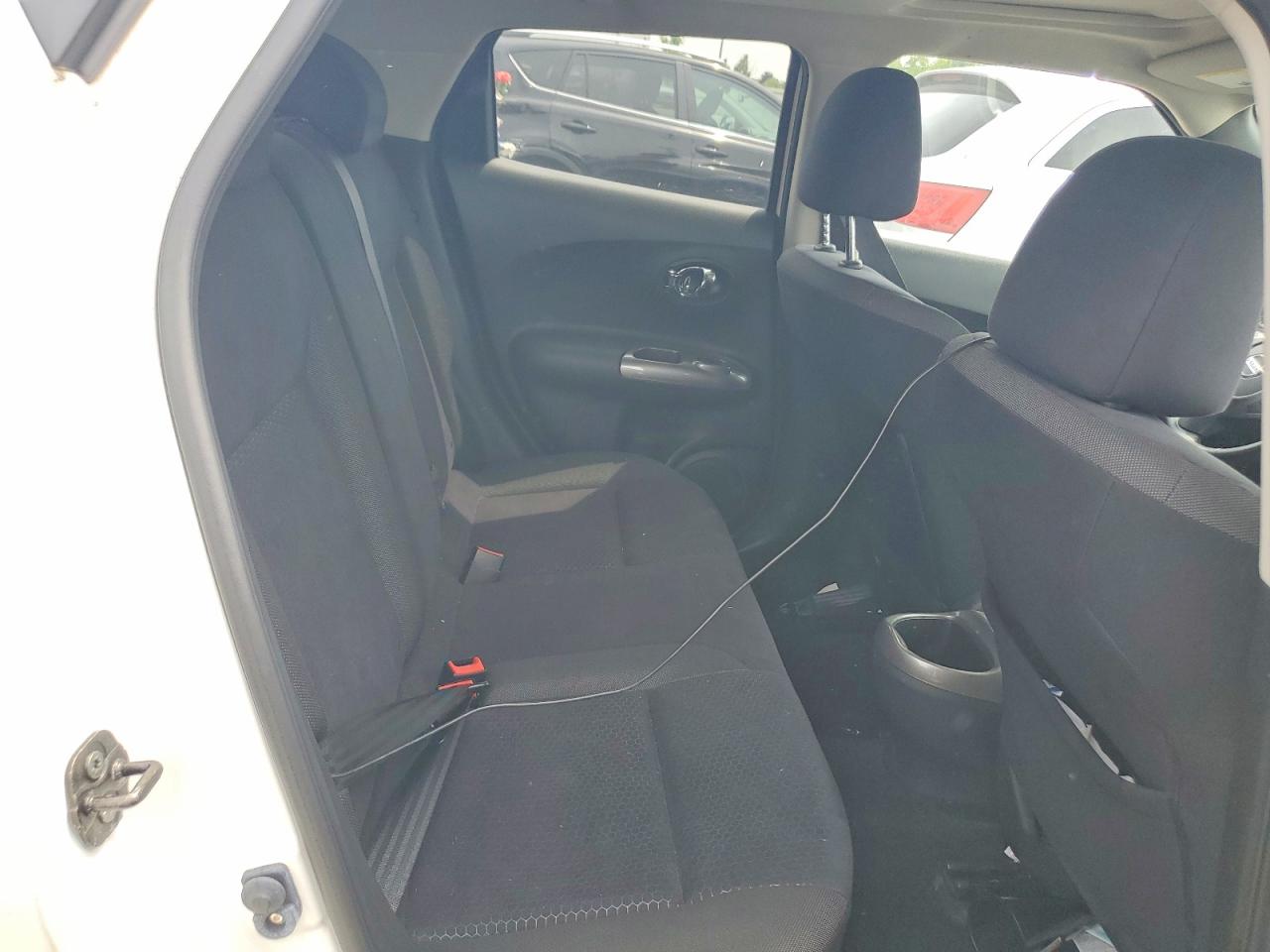 2013 Nissan Juke S White vin: JN8AF5MV9DT212457