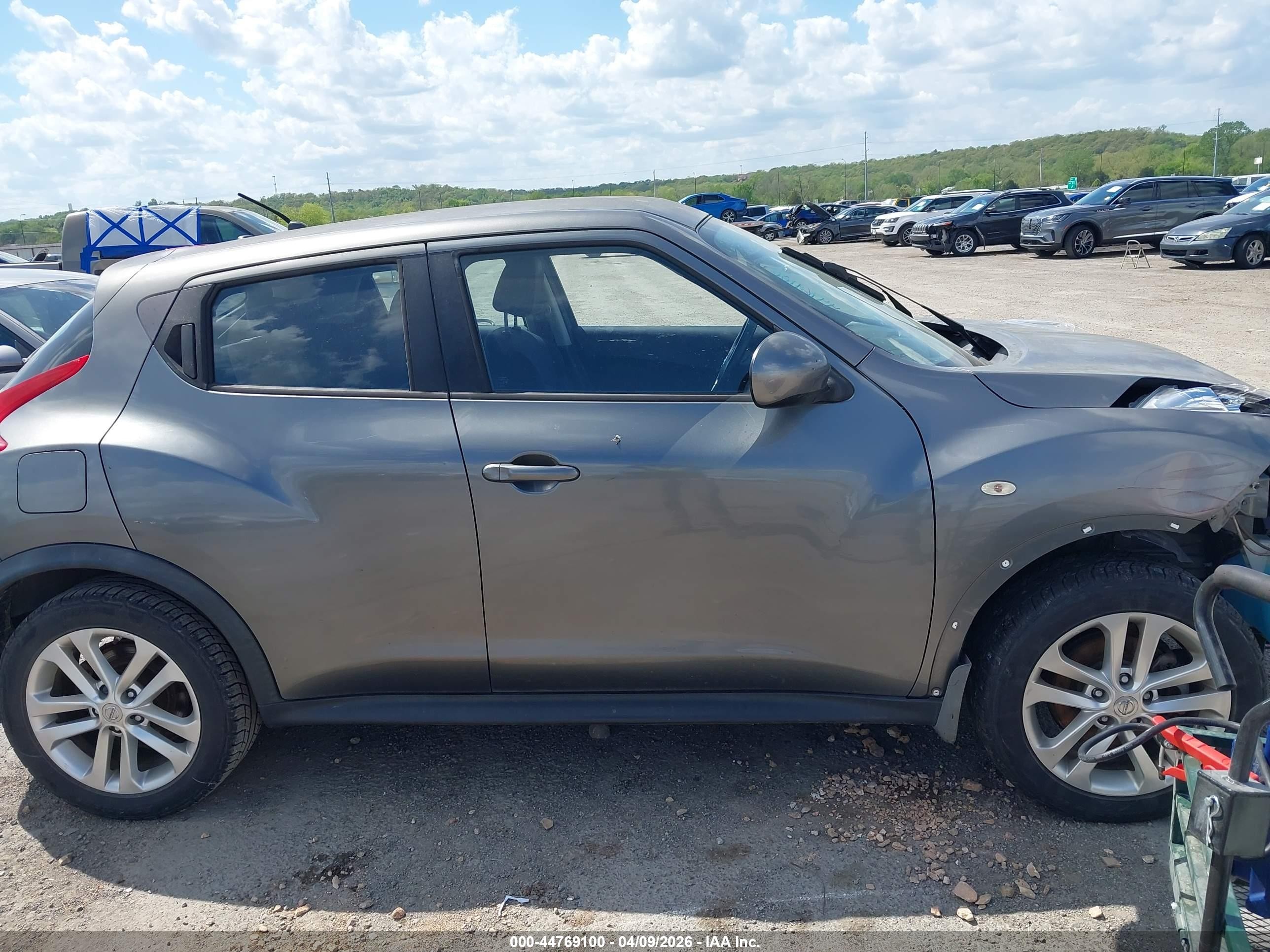 2013 Nissan Juke S Gray vin: JN8AF5MV9DT213561