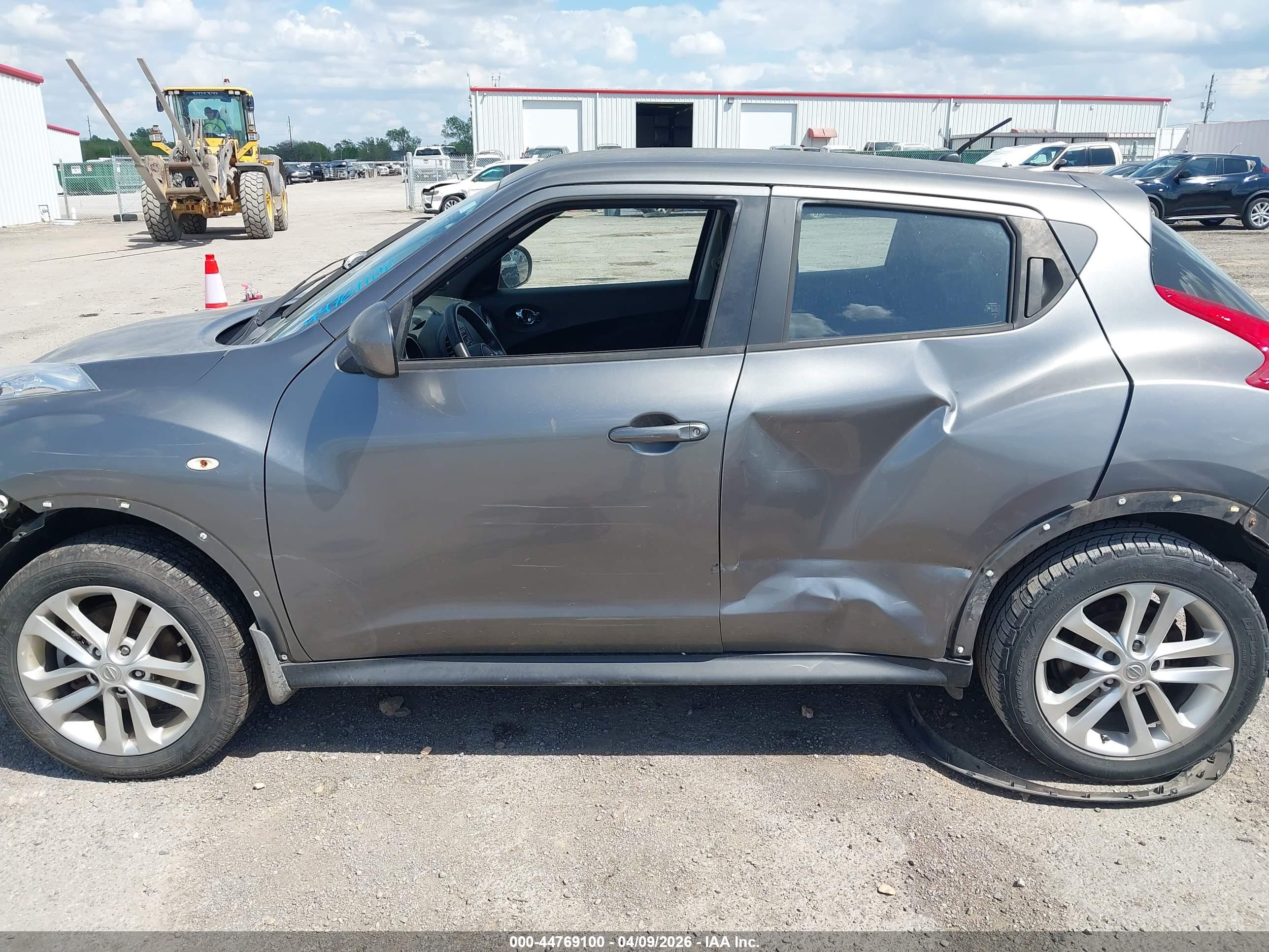 2013 Nissan Juke S Gray vin: JN8AF5MV9DT213561