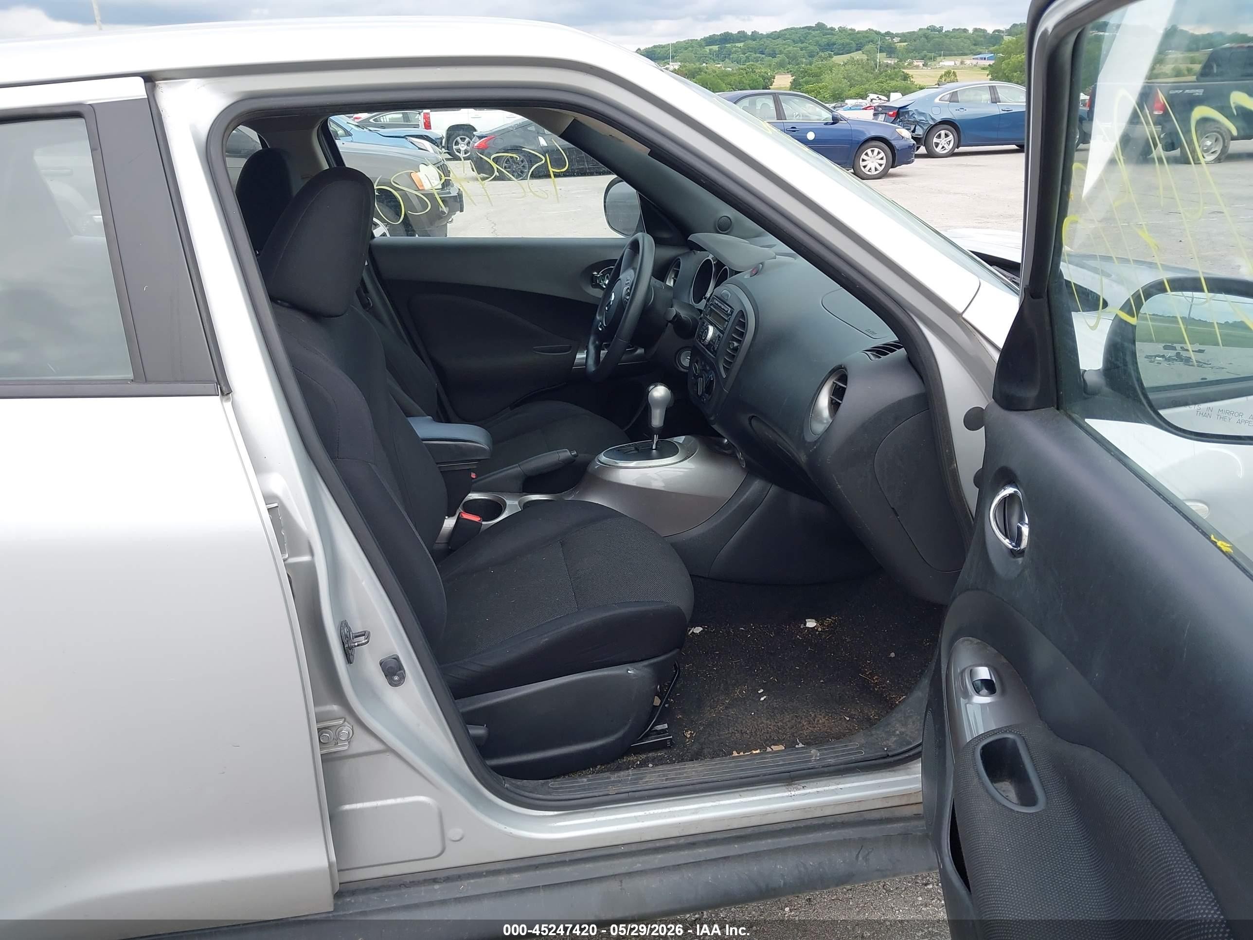 2013 Nissan Juke S Silver vin: JN8AF5MV9DT215309