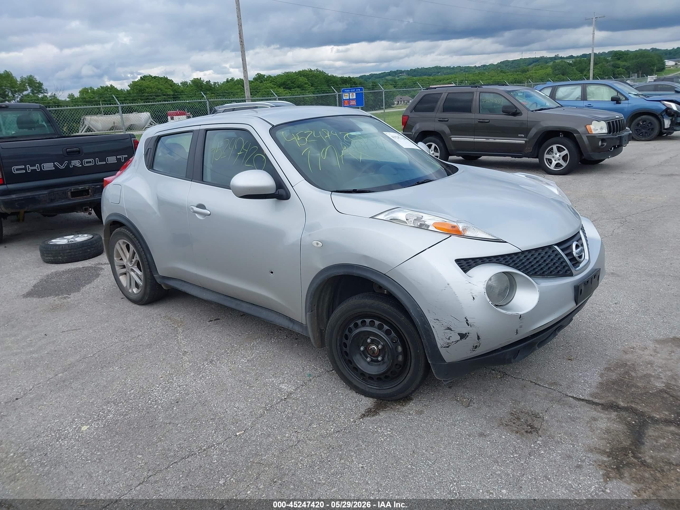 2013 Nissan Juke S Silver vin: JN8AF5MV9DT215309