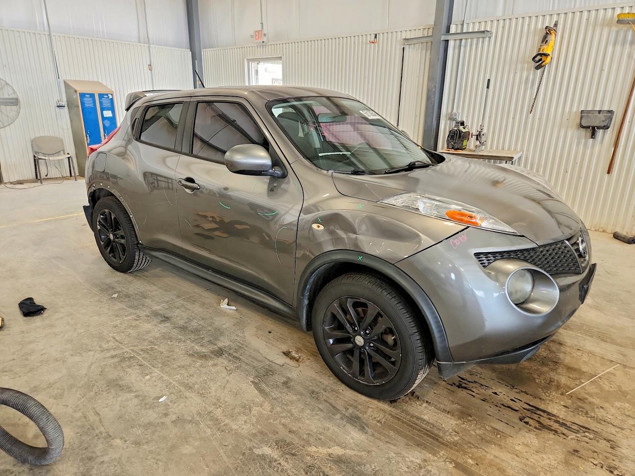 2014 Nissan Juke Sv Gray vin: JN8AF5MV9ET481057