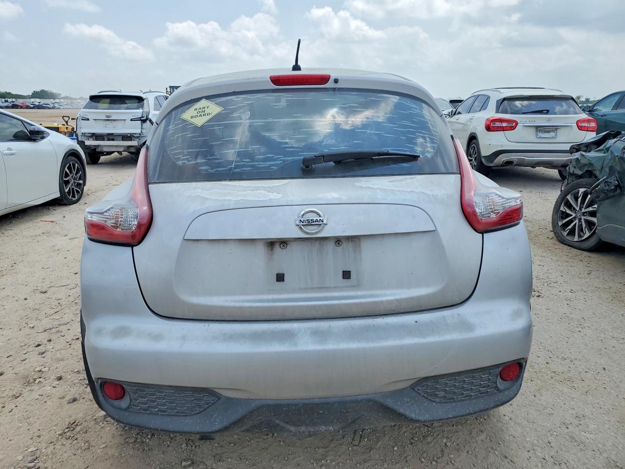 2015 Nissan Juke S Silver vin: JN8AF5MV9FT551707