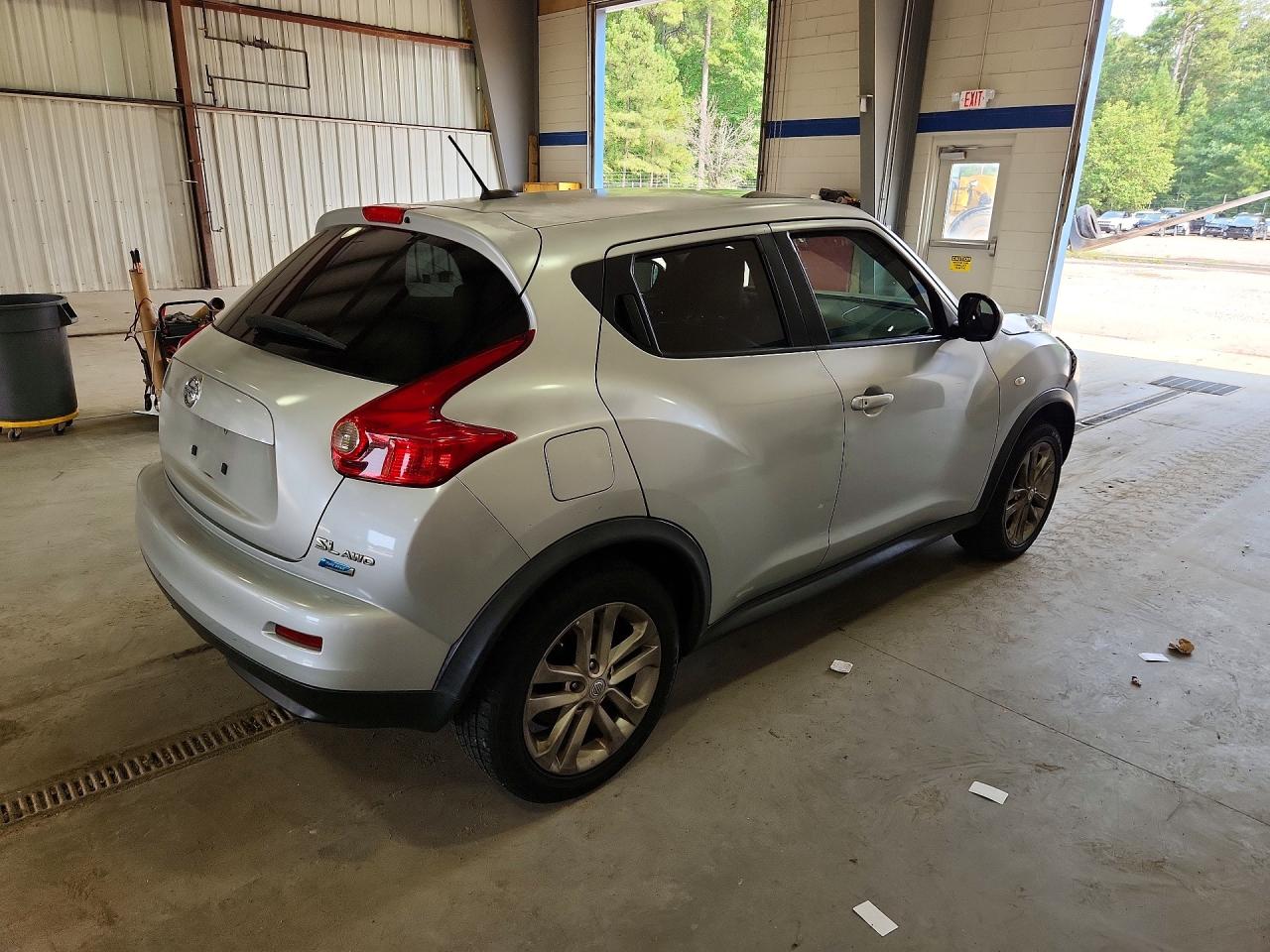 2013 Nissan Juke S Silver vin: JN8AF5MVXDT210183