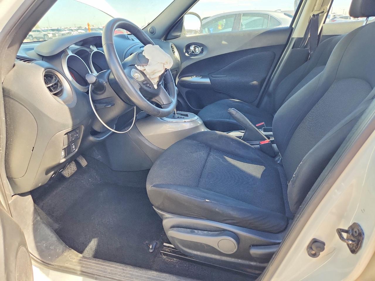 2013 Nissan Juke S White vin: JN8AF5MVXDT210216