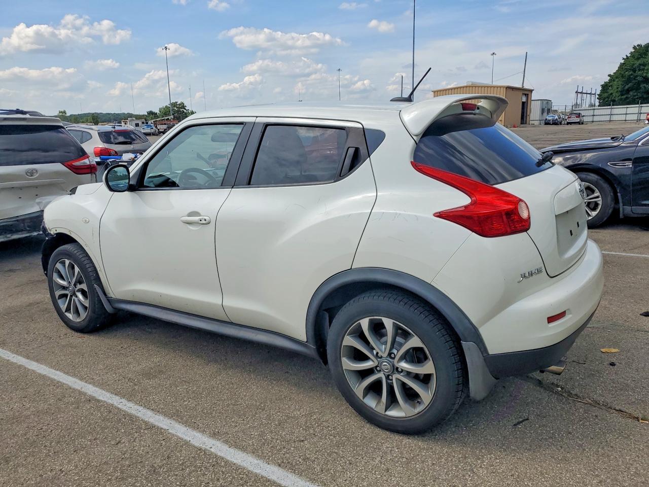 2013 Nissan Juke S Белый vin: JN8AF5MVXDT218056