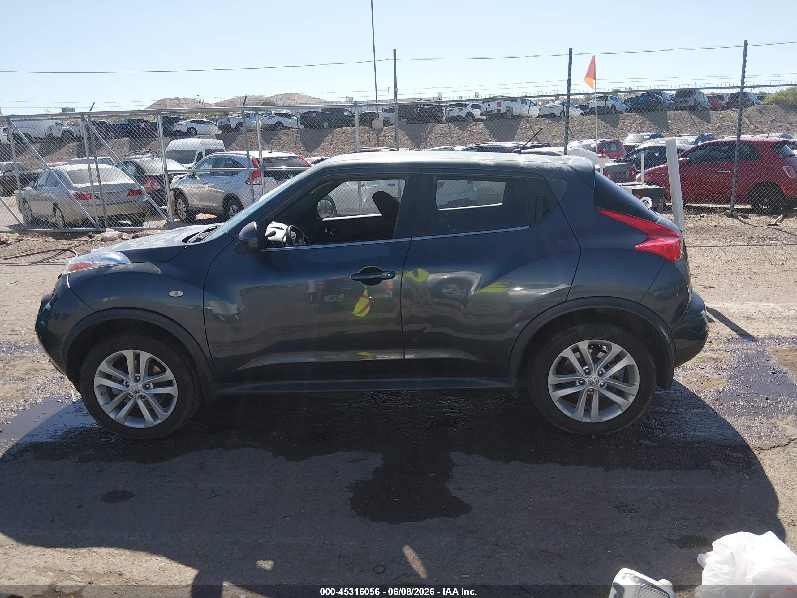 2014 Nissan Juke S Dark Blue vin: JN8AF5MVXET482279