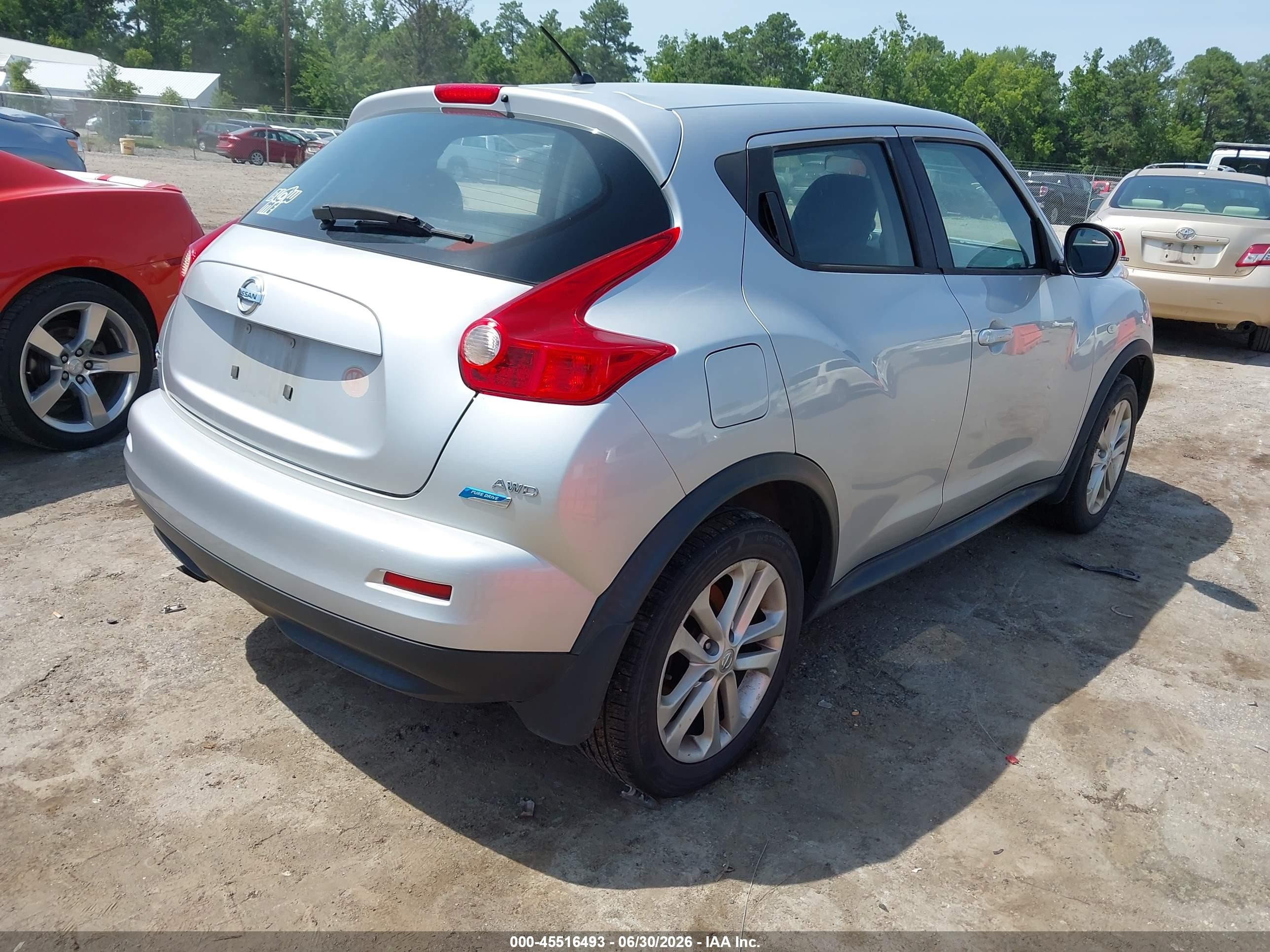 2014 Nissan Juke S Silver vin: JN8AF5MVXET483710