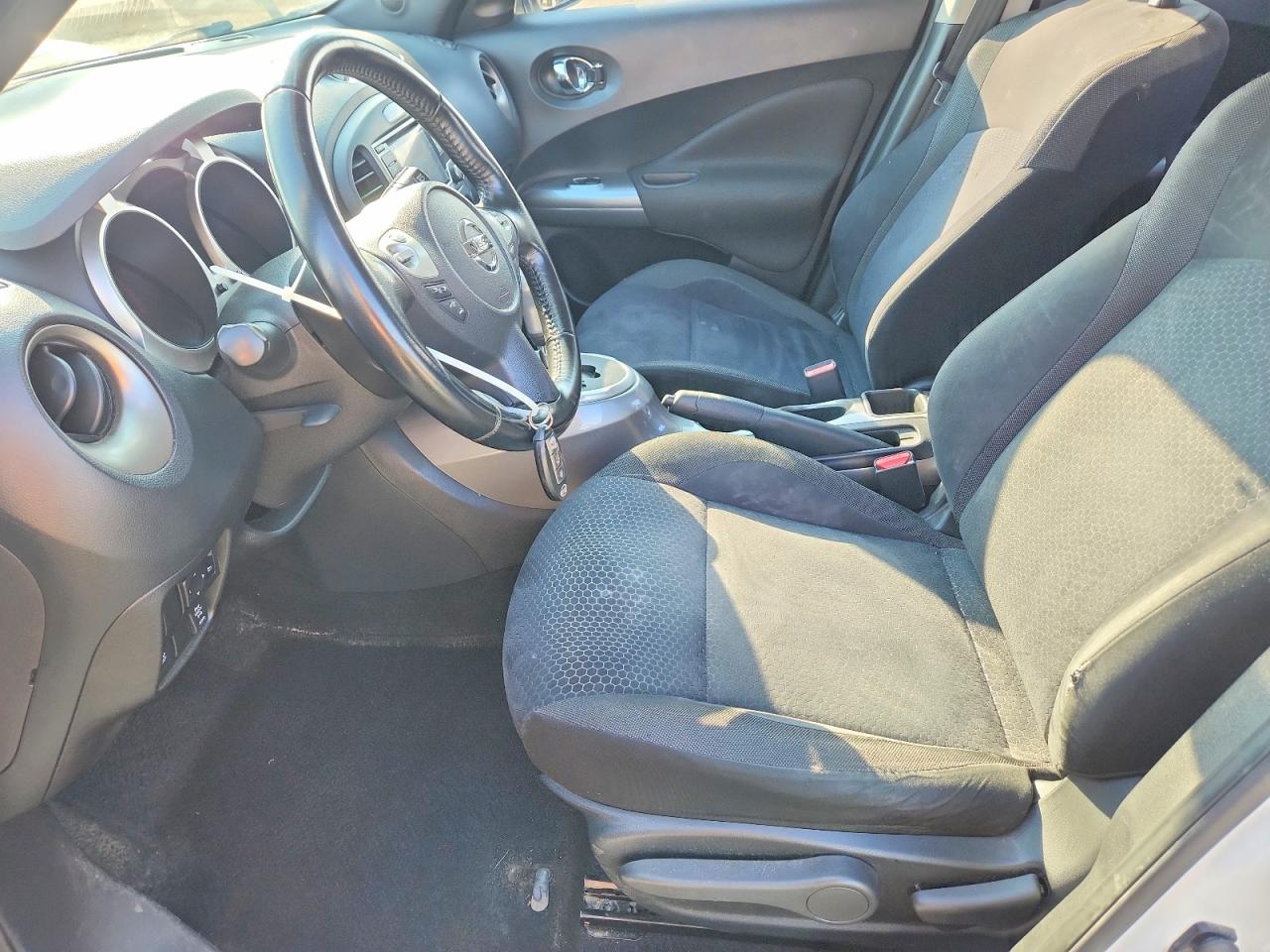2015 Nissan Juke S White vin: JN8AF5MVXFT554034