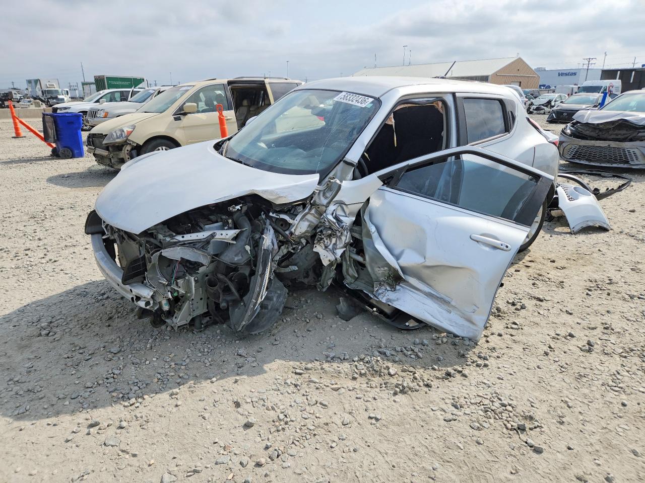 2015 Nissan Juke S Silver vin: JN8AF5MVXFT557855