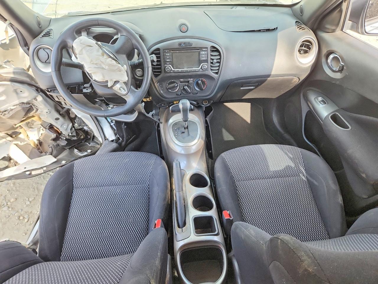 2015 Nissan Juke S Silver vin: JN8AF5MVXFT557855