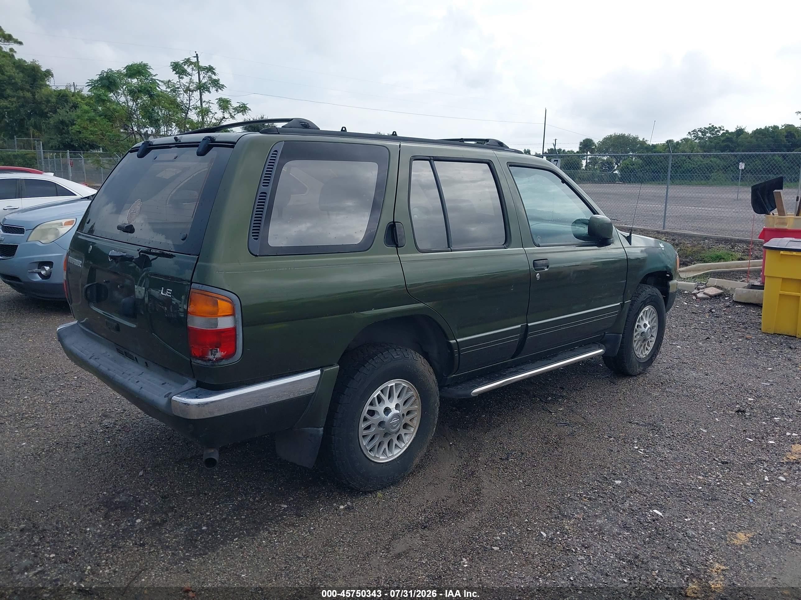 1996 Nissan Pathfinder Xe/le Green vin: JN8AR05S0TW045384