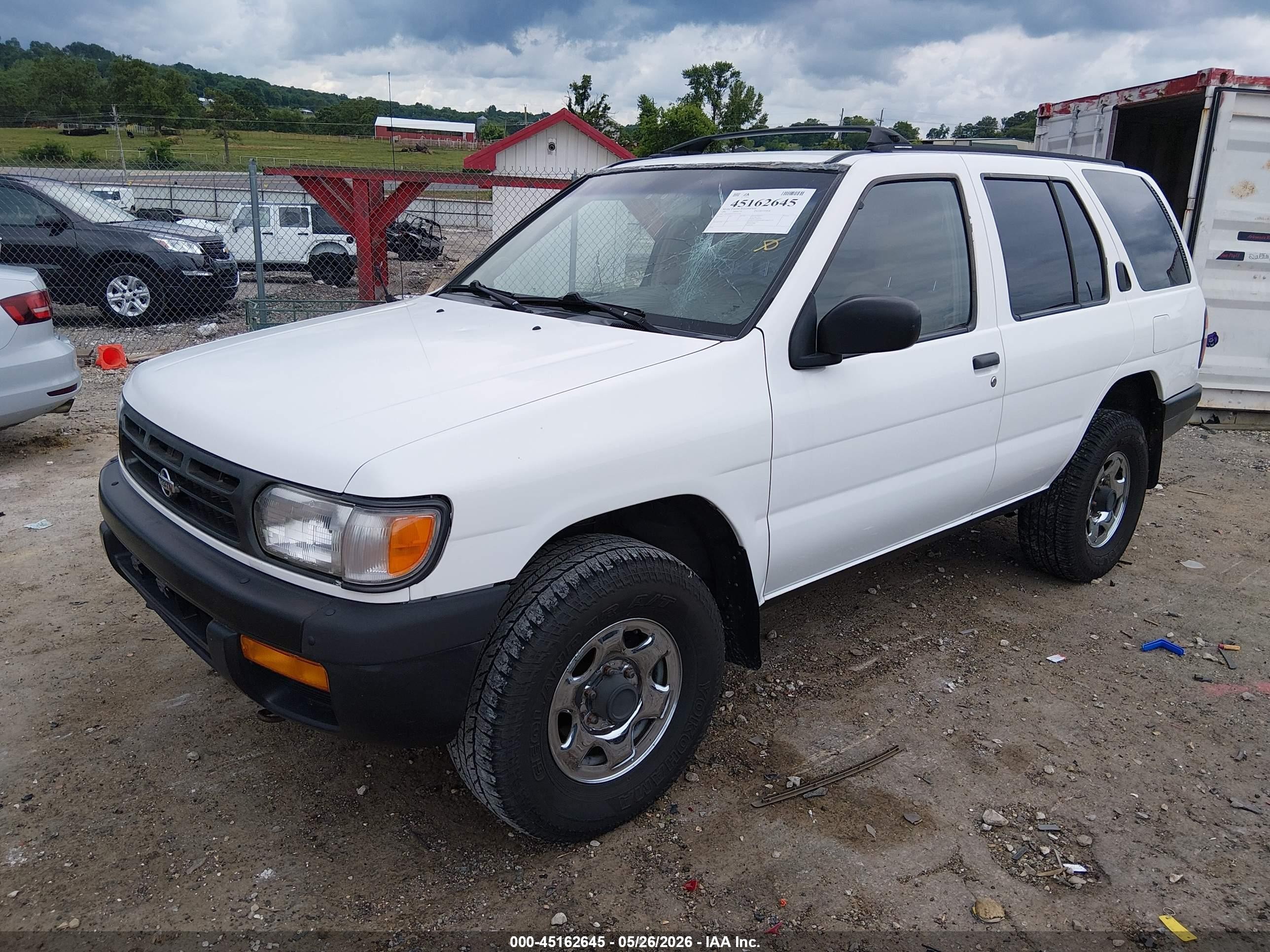 1996 Nissan Pathfinder Xe/le White vin: JN8AR05S3TW033181