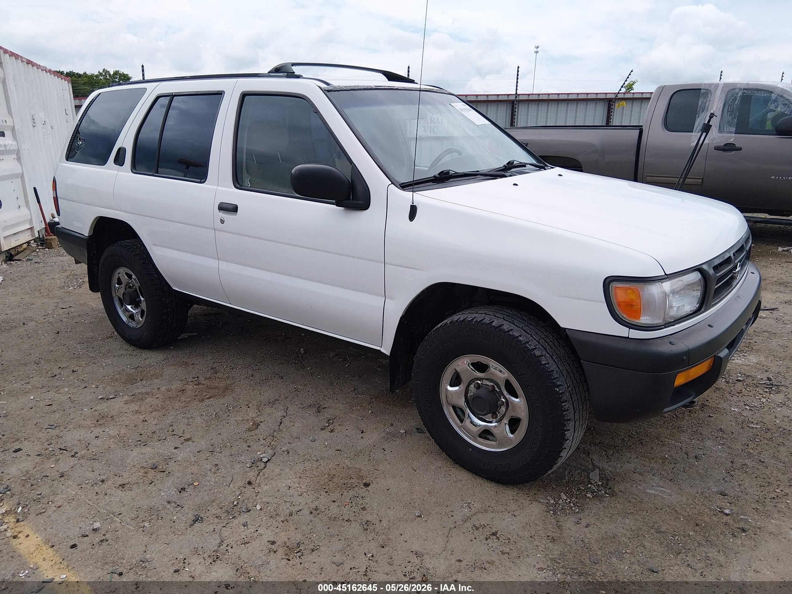 1996 Nissan Pathfinder Xe/le Белый vin: JN8AR05S3TW033181