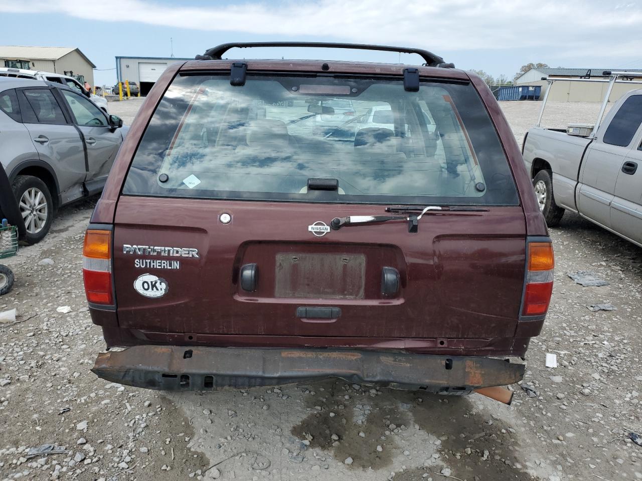 1999 Nissan Pathfinder Xe Burgundy vin: JN8AR05S3XW308330