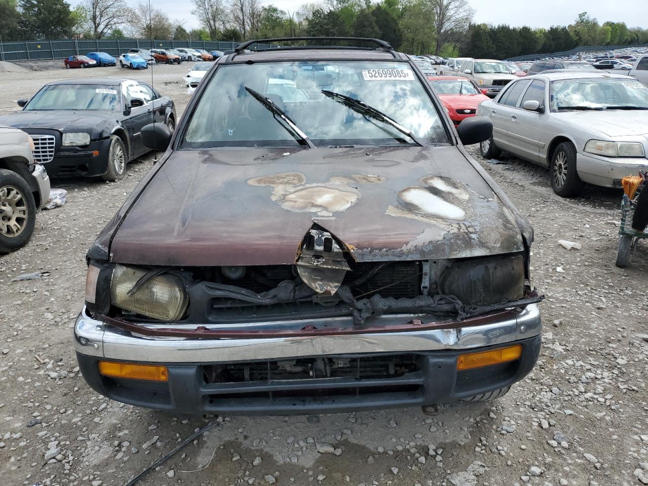 1999 Nissan Pathfinder Xe Burgundy vin: JN8AR05S3XW308330