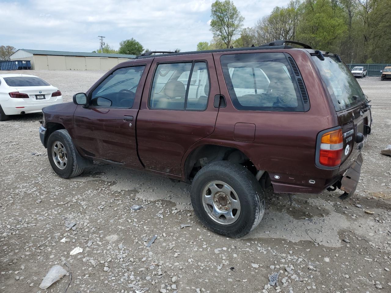 1999 Nissan Pathfinder Xe Burgundy vin: JN8AR05S3XW308330