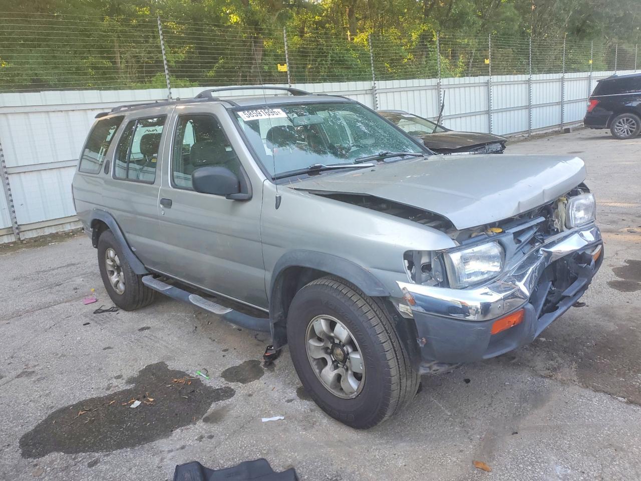 1998 Nissan Pathfinder Xe Silver vin: JN8AR05S4WW233975