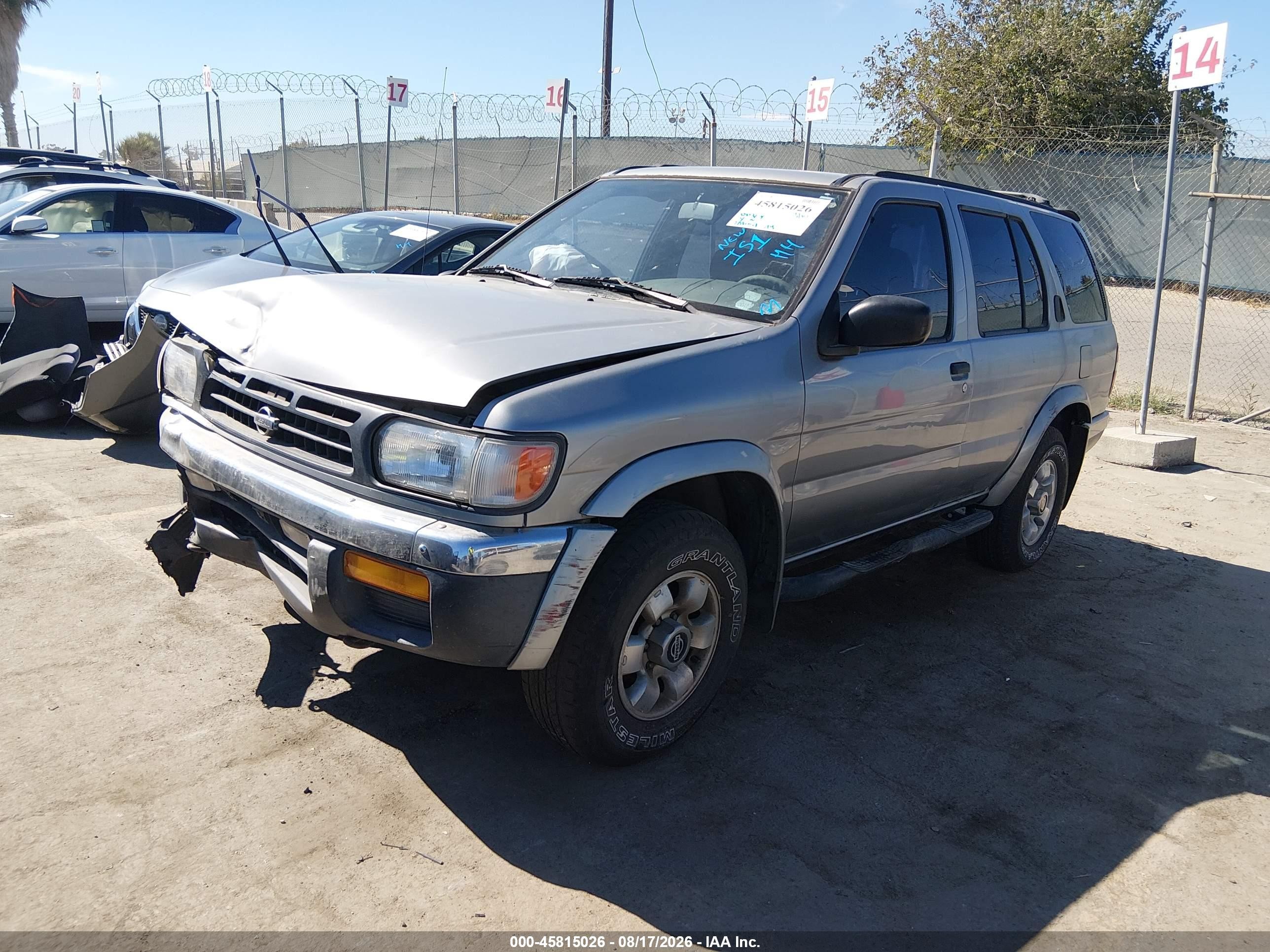 1999 Nissan Pathfinder Le/se/xe Gray vin: JN8AR05S7XW294464