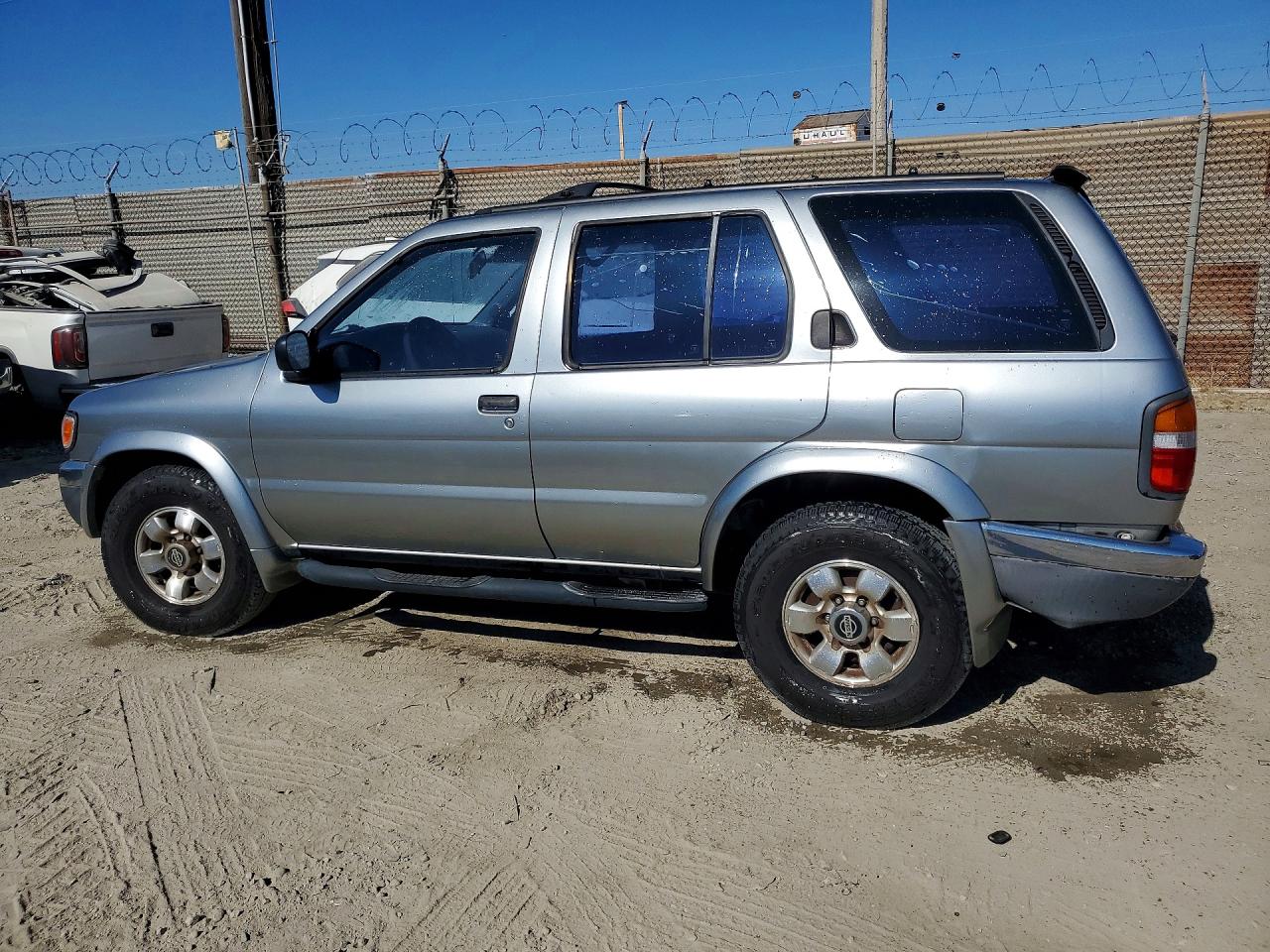 1999 Nissan Pathfinder Xe Gray vin: JN8AR05S8XW290410