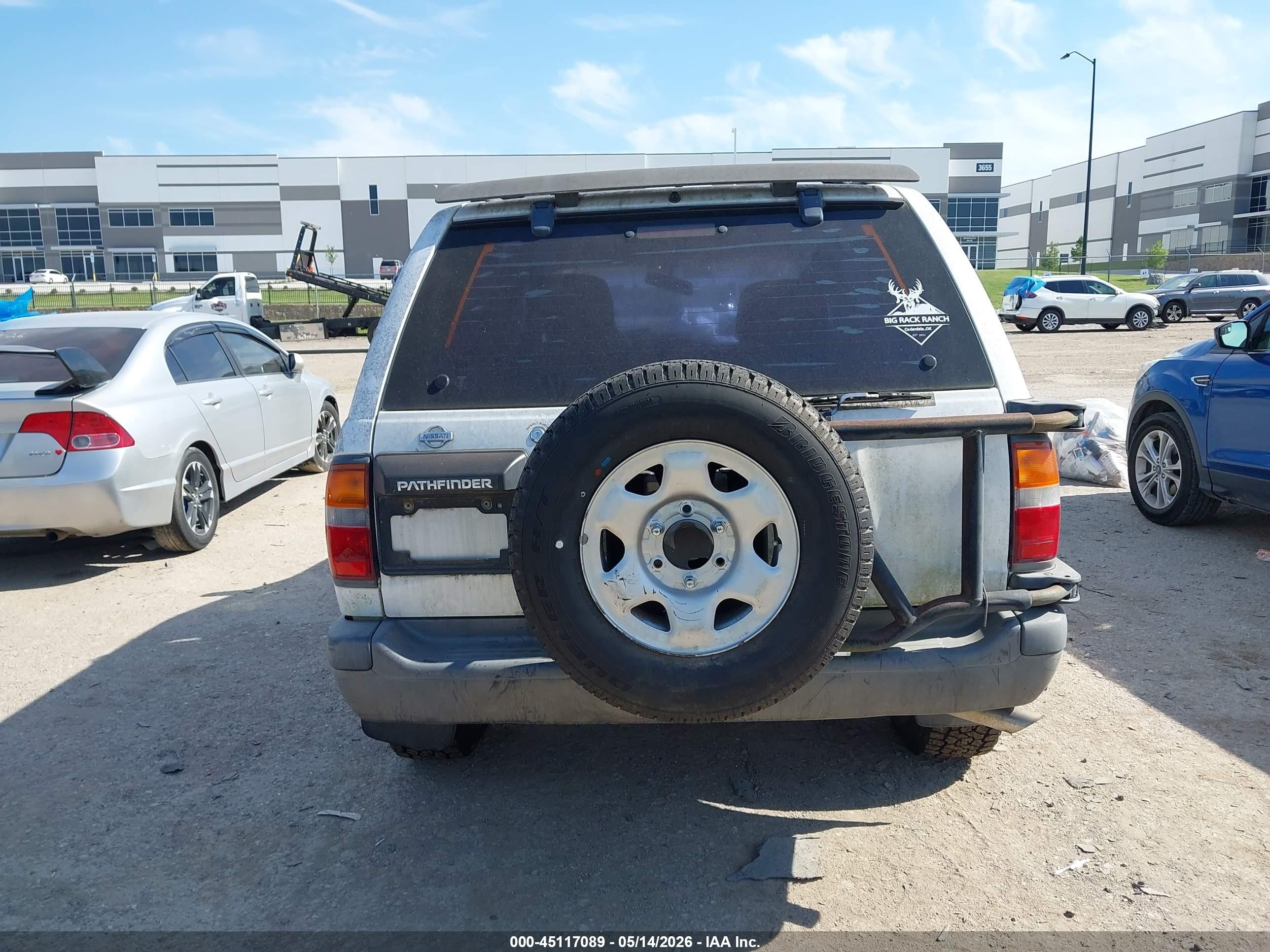1996 Nissan Pathfinder Le/se/xe White vin: JN8AR05Y0TW018111