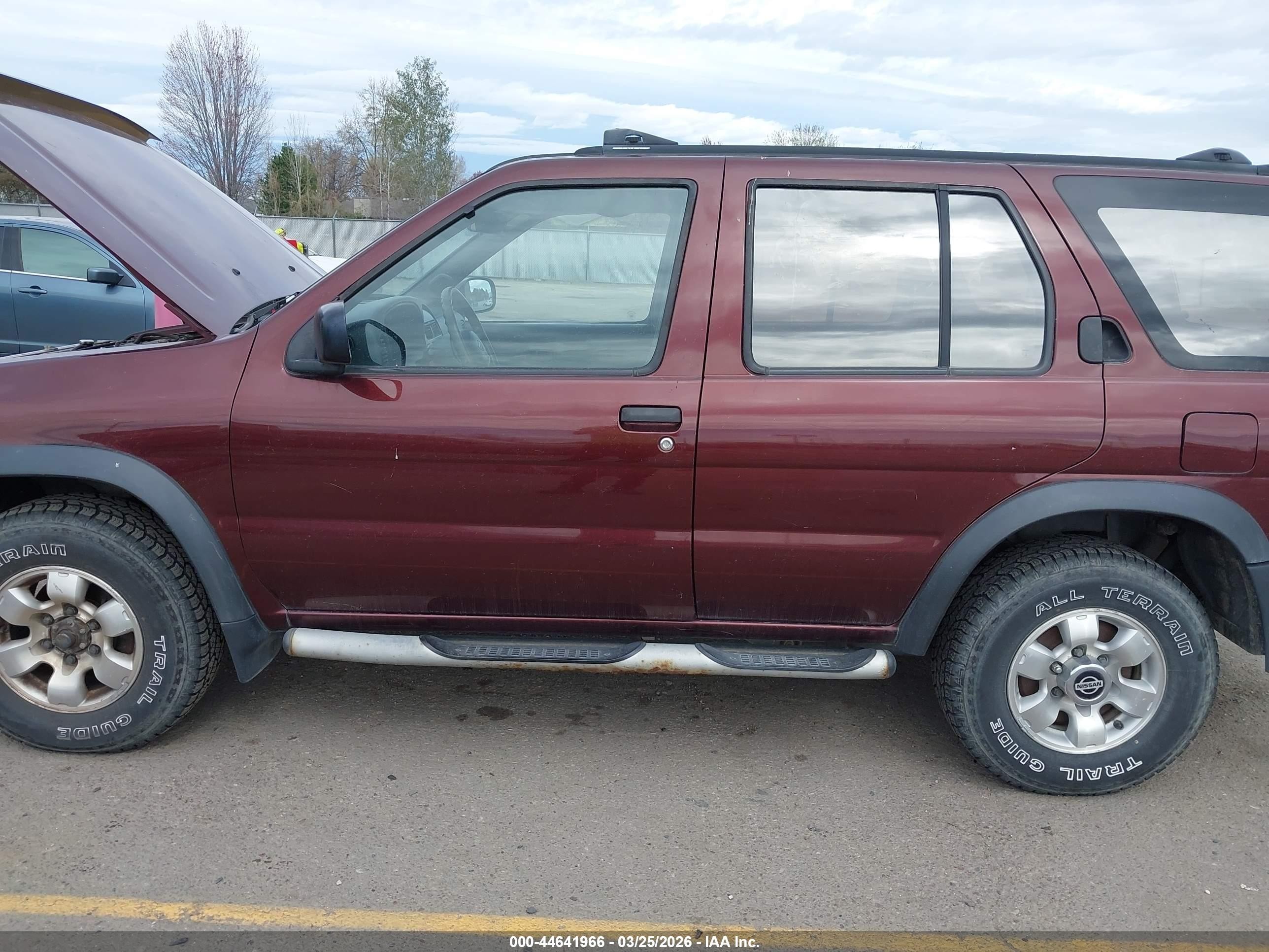 1996 Nissan Pathfinder Le/se/xe Maroon vin: JN8AR05Y0TW043798