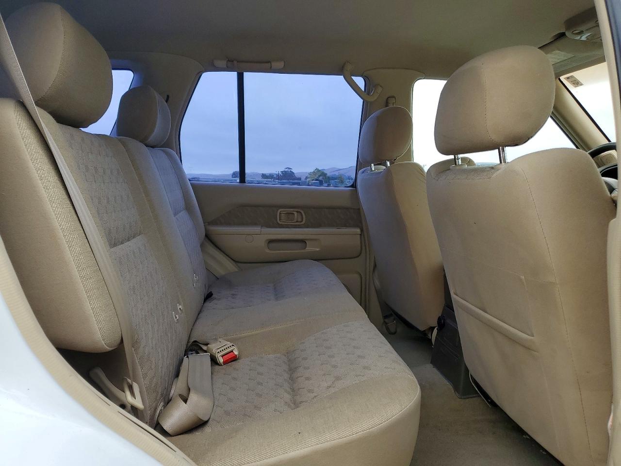 1999 Nissan Pathfinder Xe White vin: JN8AR05Y1XW324076