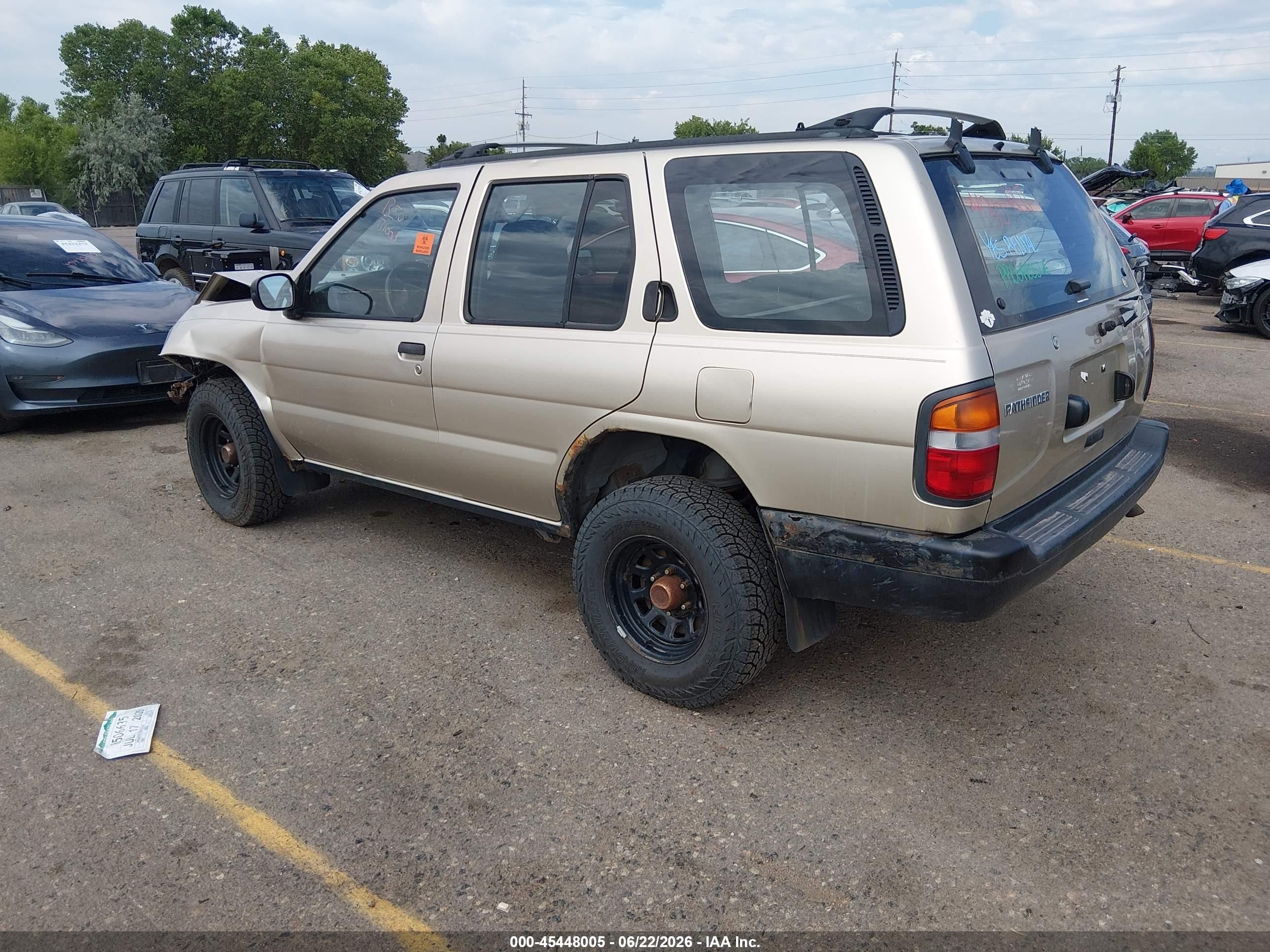 1997 Nissan Pathfinder Le/se/xe Gold vin: JN8AR05Y2VW153626