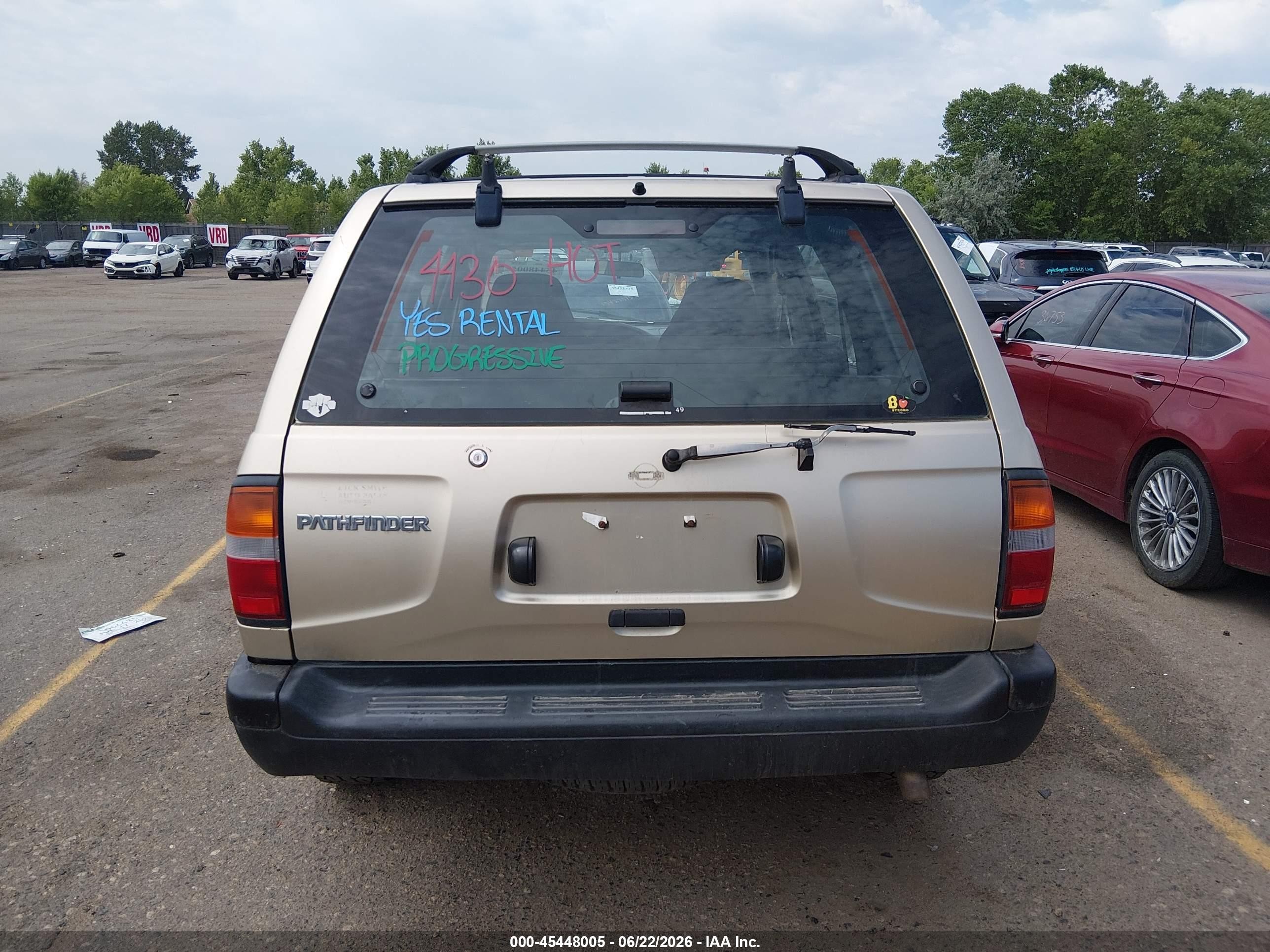 1997 Nissan Pathfinder Le/se/xe Gold vin: JN8AR05Y2VW153626