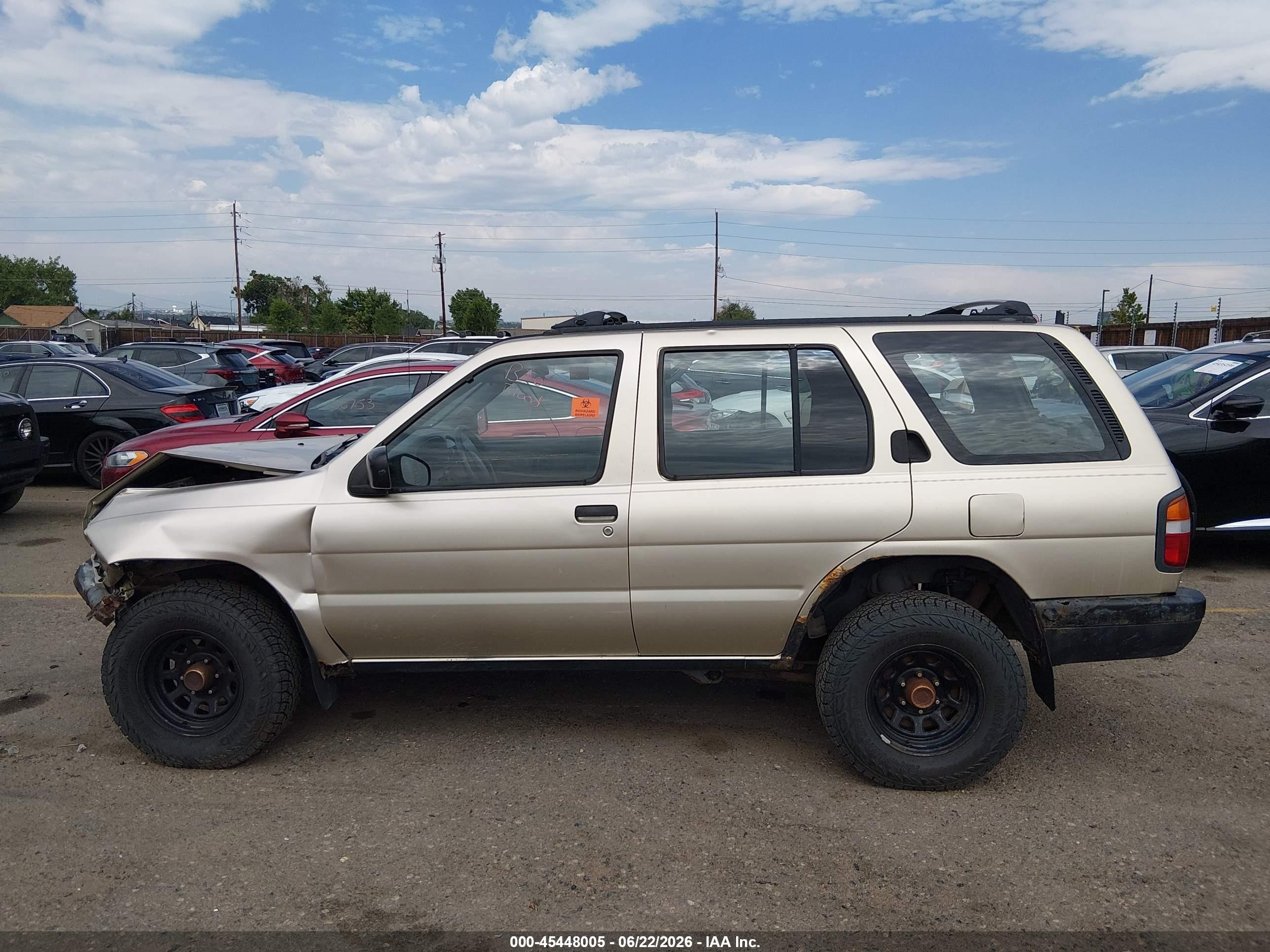 1997 Nissan Pathfinder Le/se/xe Gold vin: JN8AR05Y2VW153626