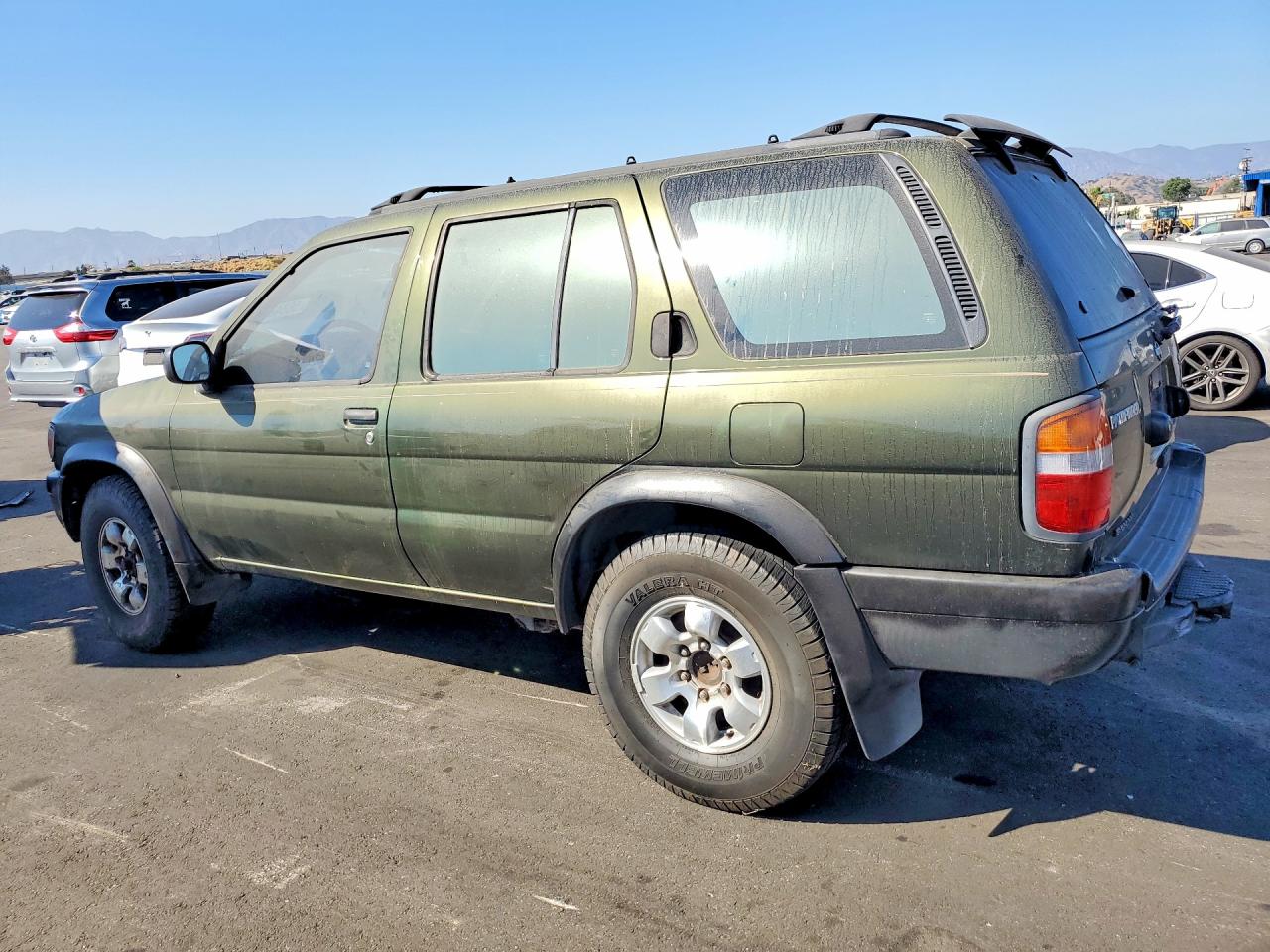1997 Nissan Pathfinder Xe Green vin: JN8AR05Y3VW186411
