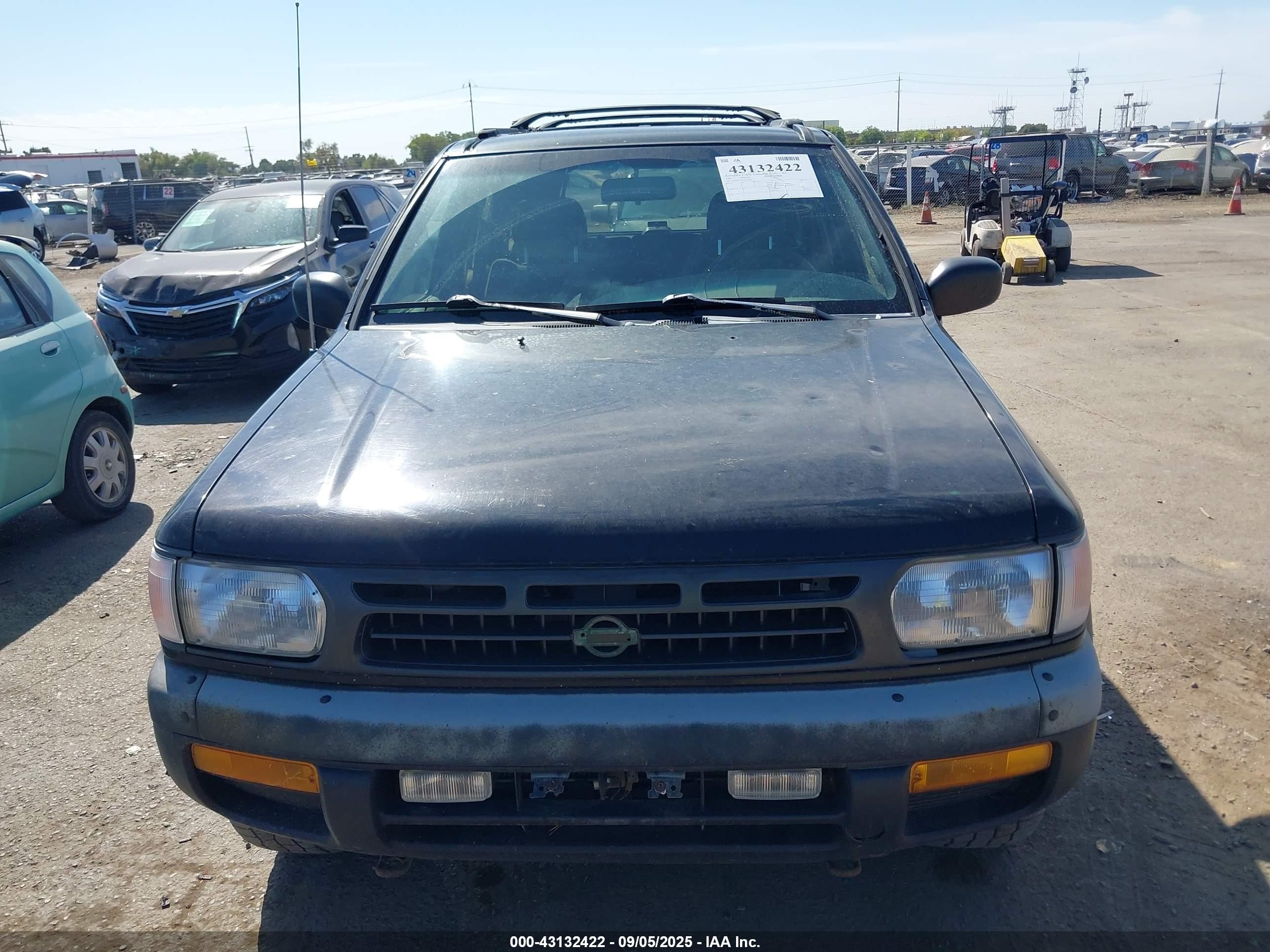 1999 Nissan Pathfinder Le/se/xe Black vin: JN8AR05Y4XW322693