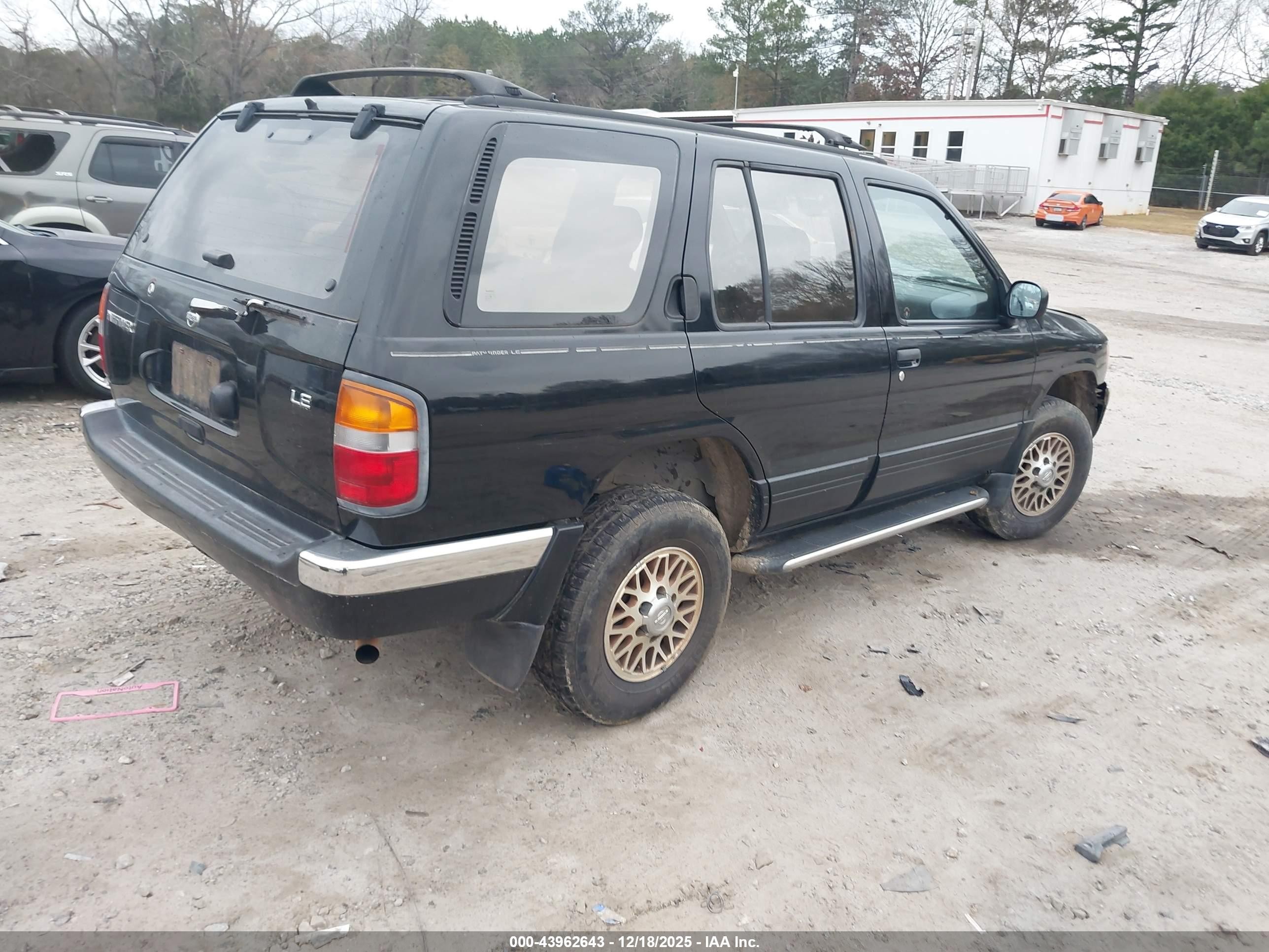 1996 Nissan Pathfinder Le/se/xe Серый vin: JN8AR05Y7TW004304