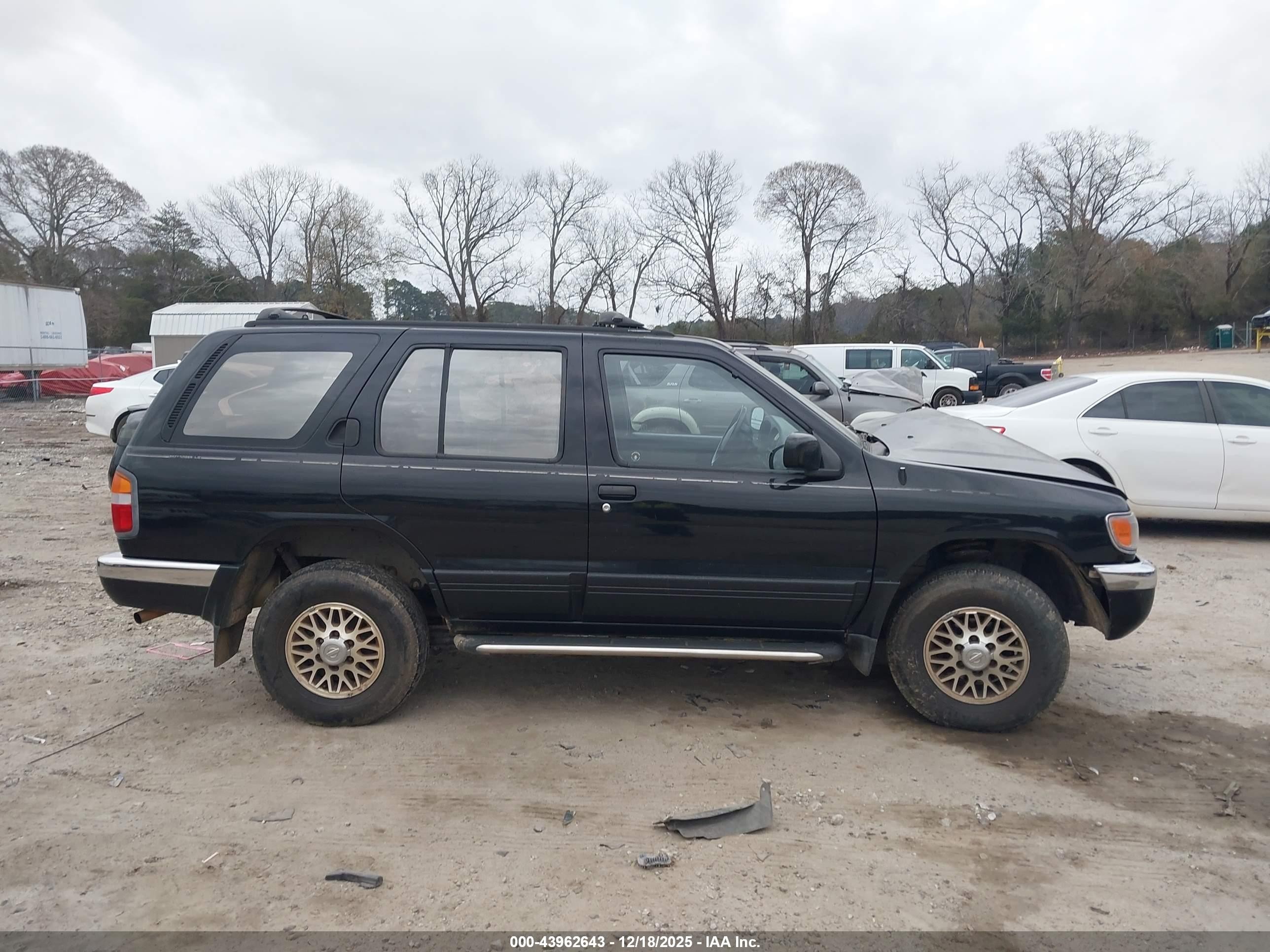 1996 Nissan Pathfinder Le/se/xe Серый vin: JN8AR05Y7TW004304