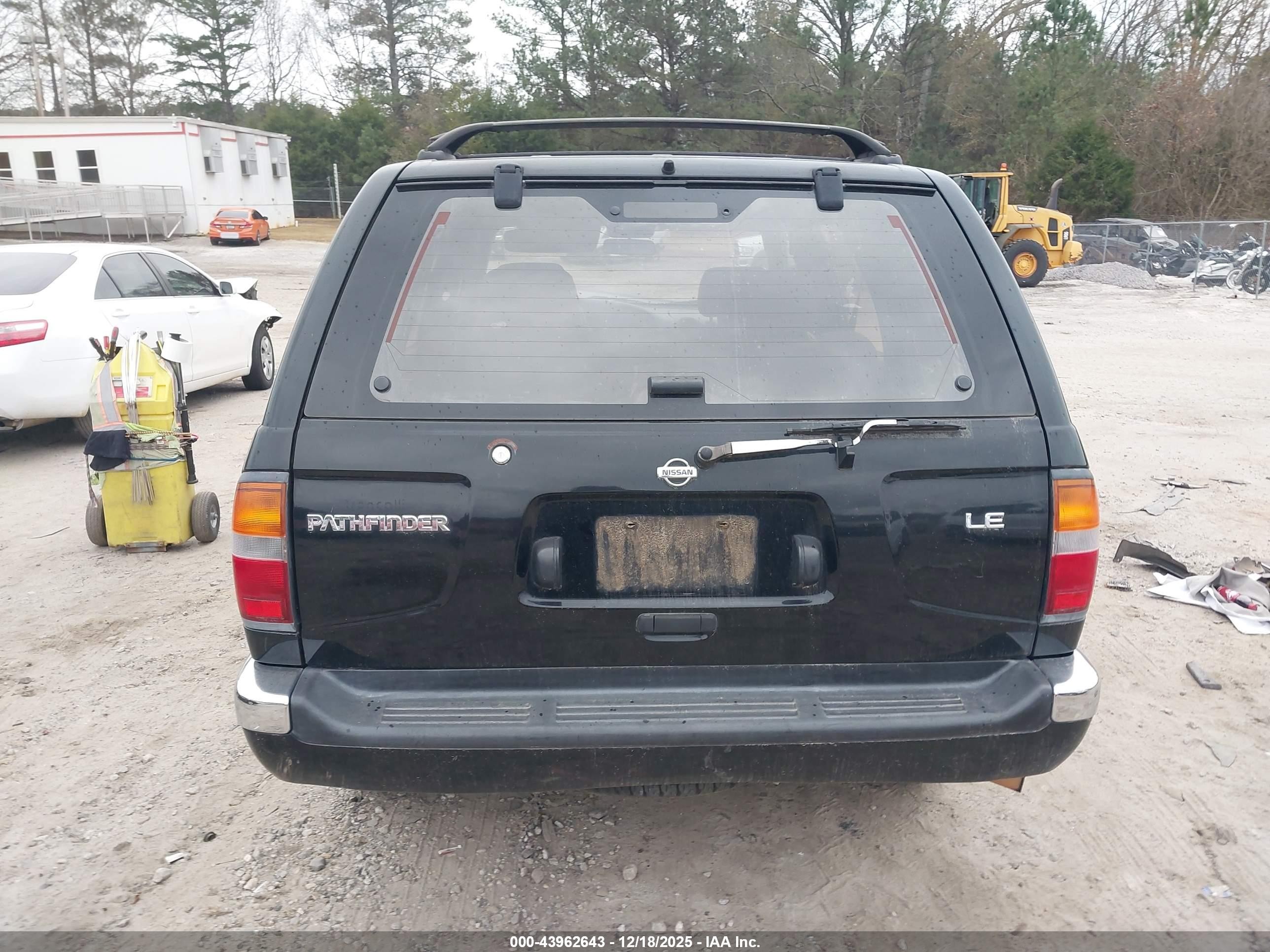 1996 Nissan Pathfinder Le/se/xe Серый vin: JN8AR05Y7TW004304