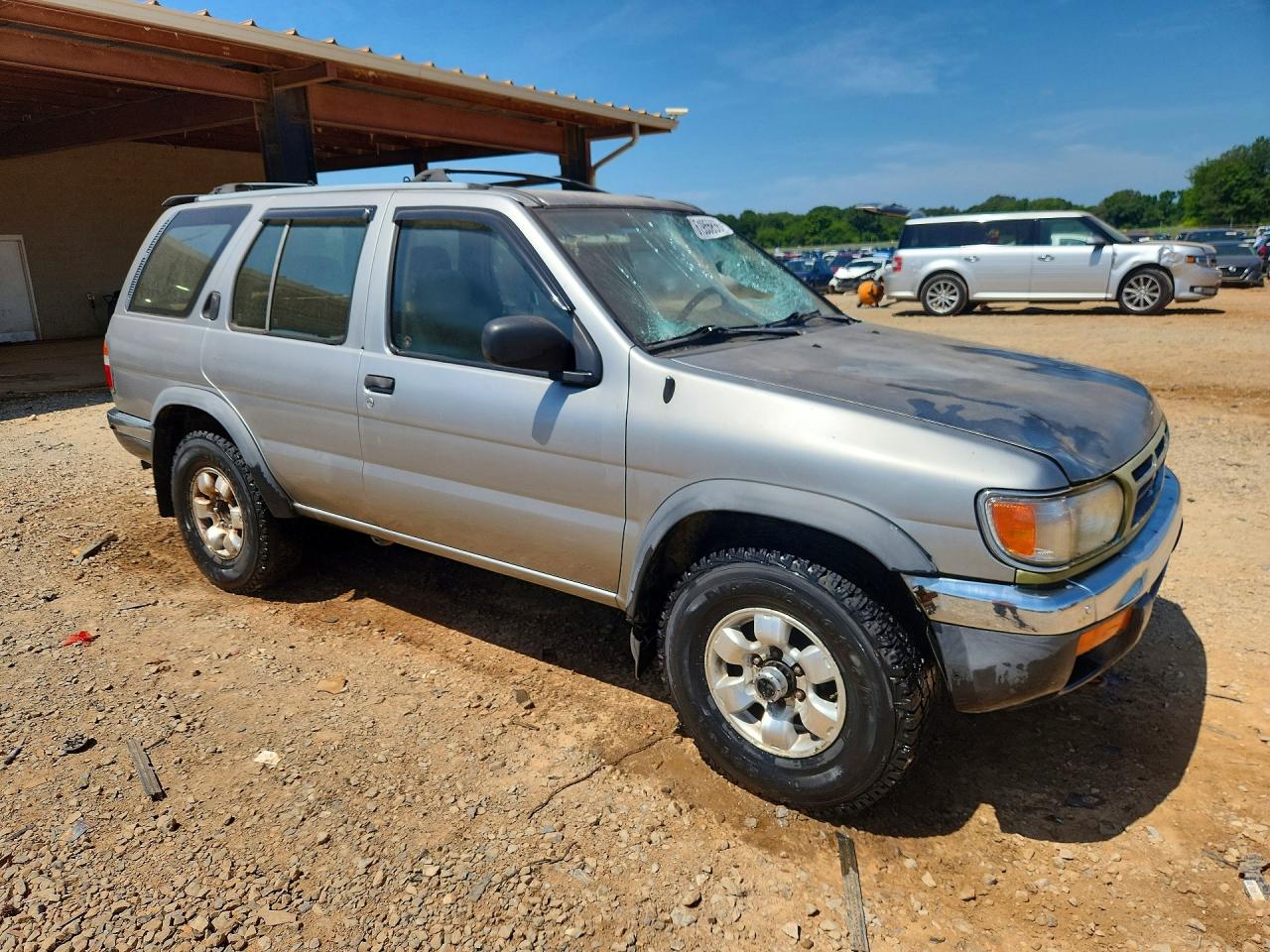 1998 Nissan Pathfinder Xe Silver vin: JN8AR05Y8WW278549