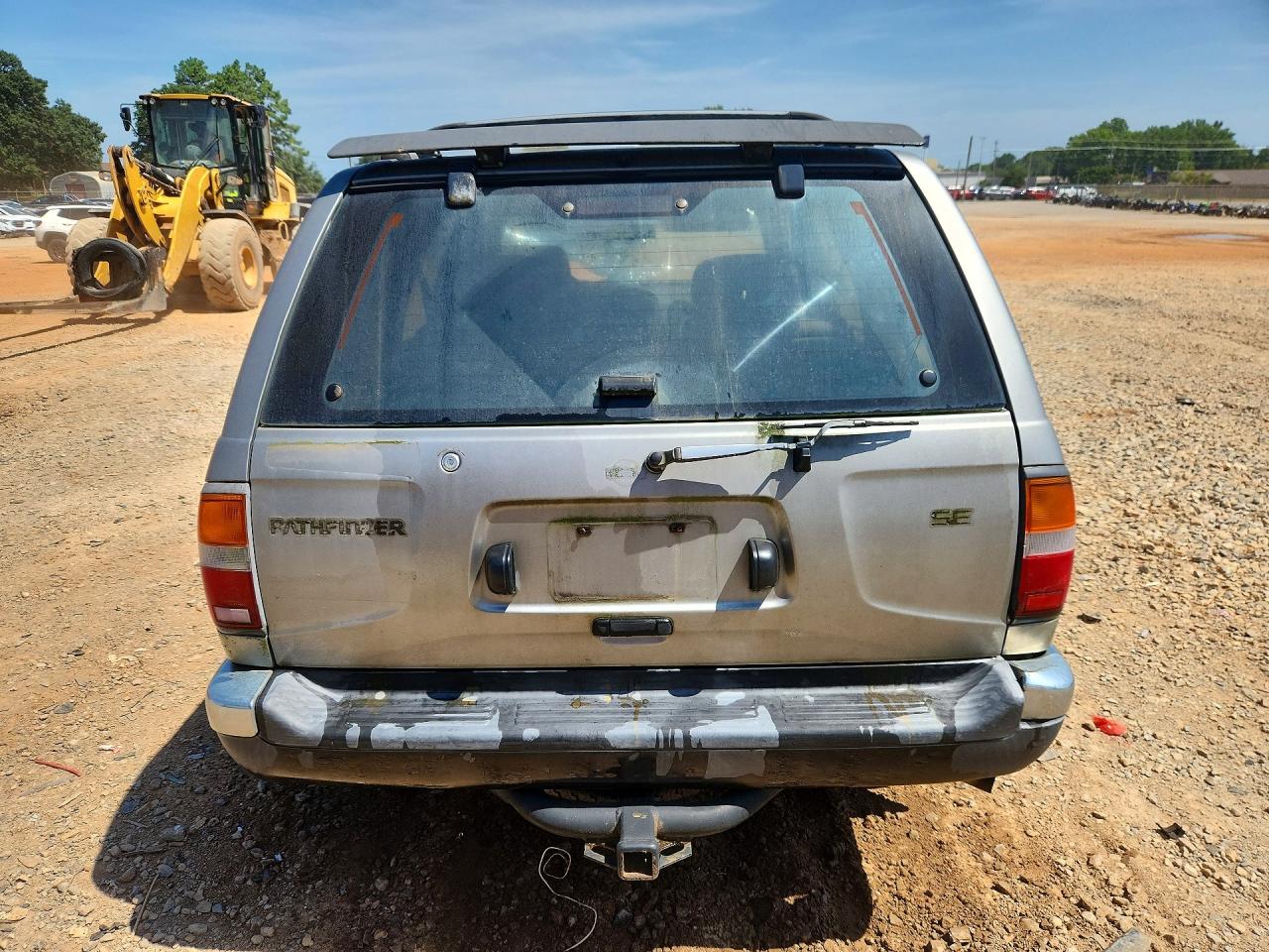 1998 Nissan Pathfinder Xe Silver vin: JN8AR05Y8WW278549