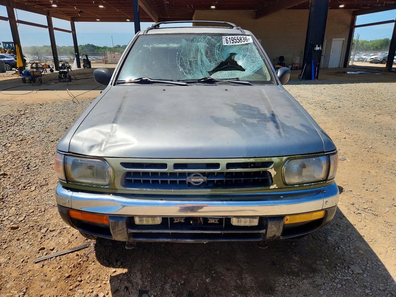 1998 Nissan Pathfinder Xe Silver vin: JN8AR05Y8WW278549