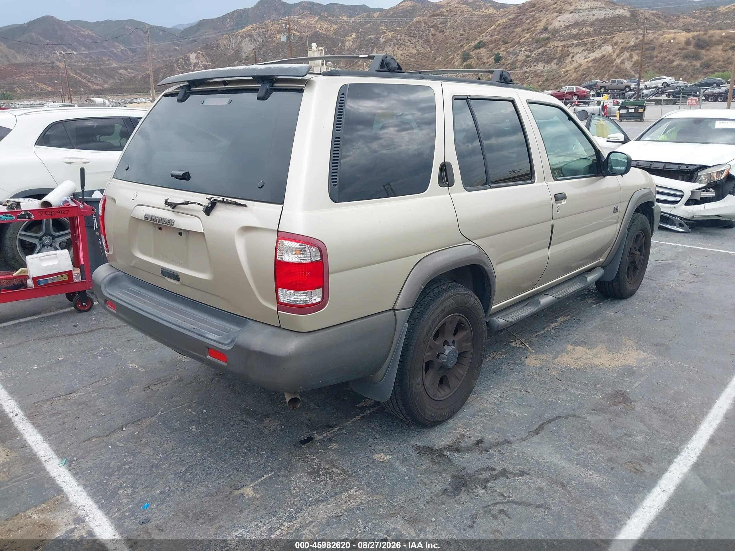 1999 Nissan Pathfinder Le/se/xe Золотой vin: JN8AR07S0XW359734