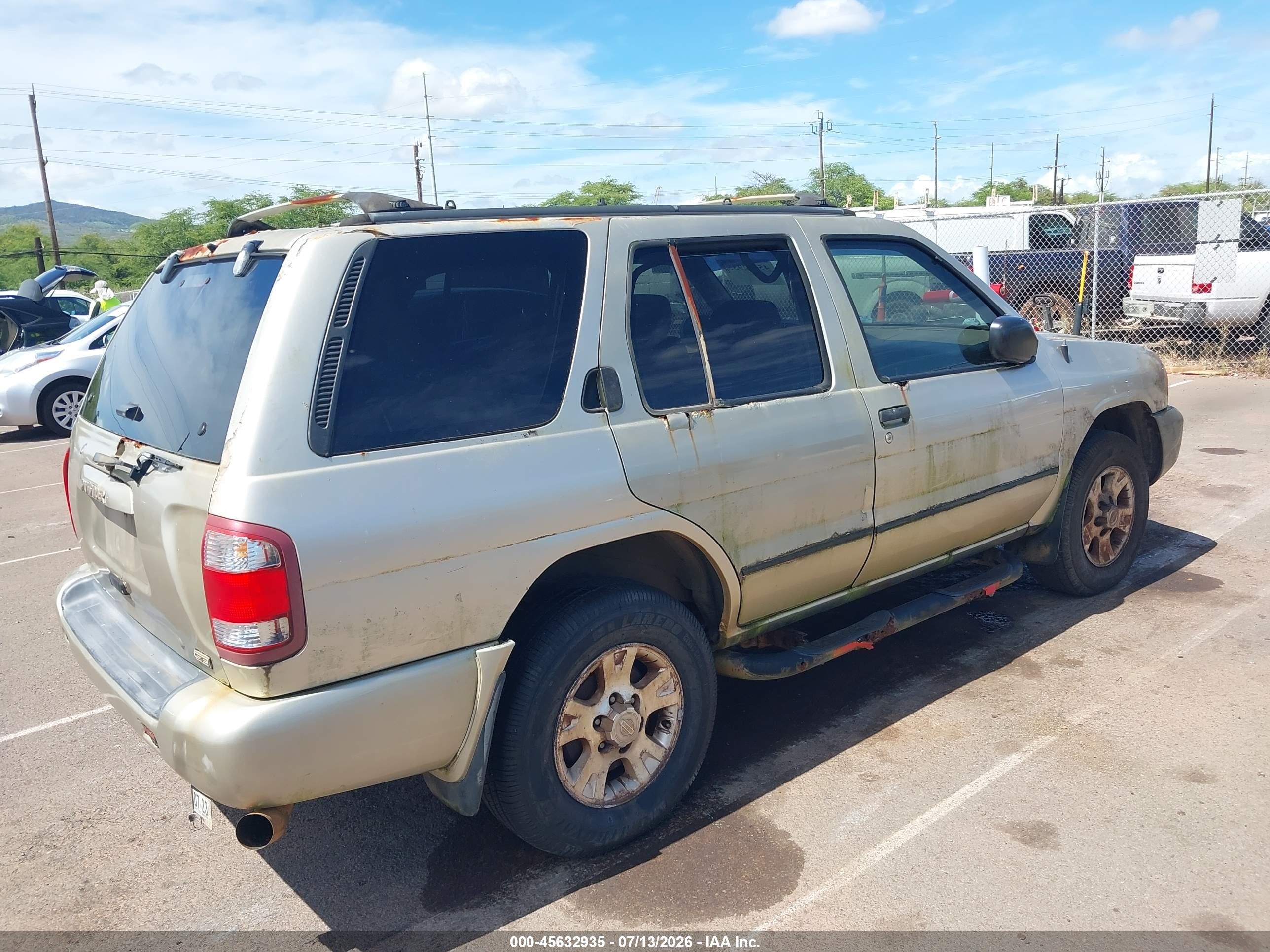 2000 Nissan Pathfinder Le/se/xe Gold vin: JN8AR07S0YW435955