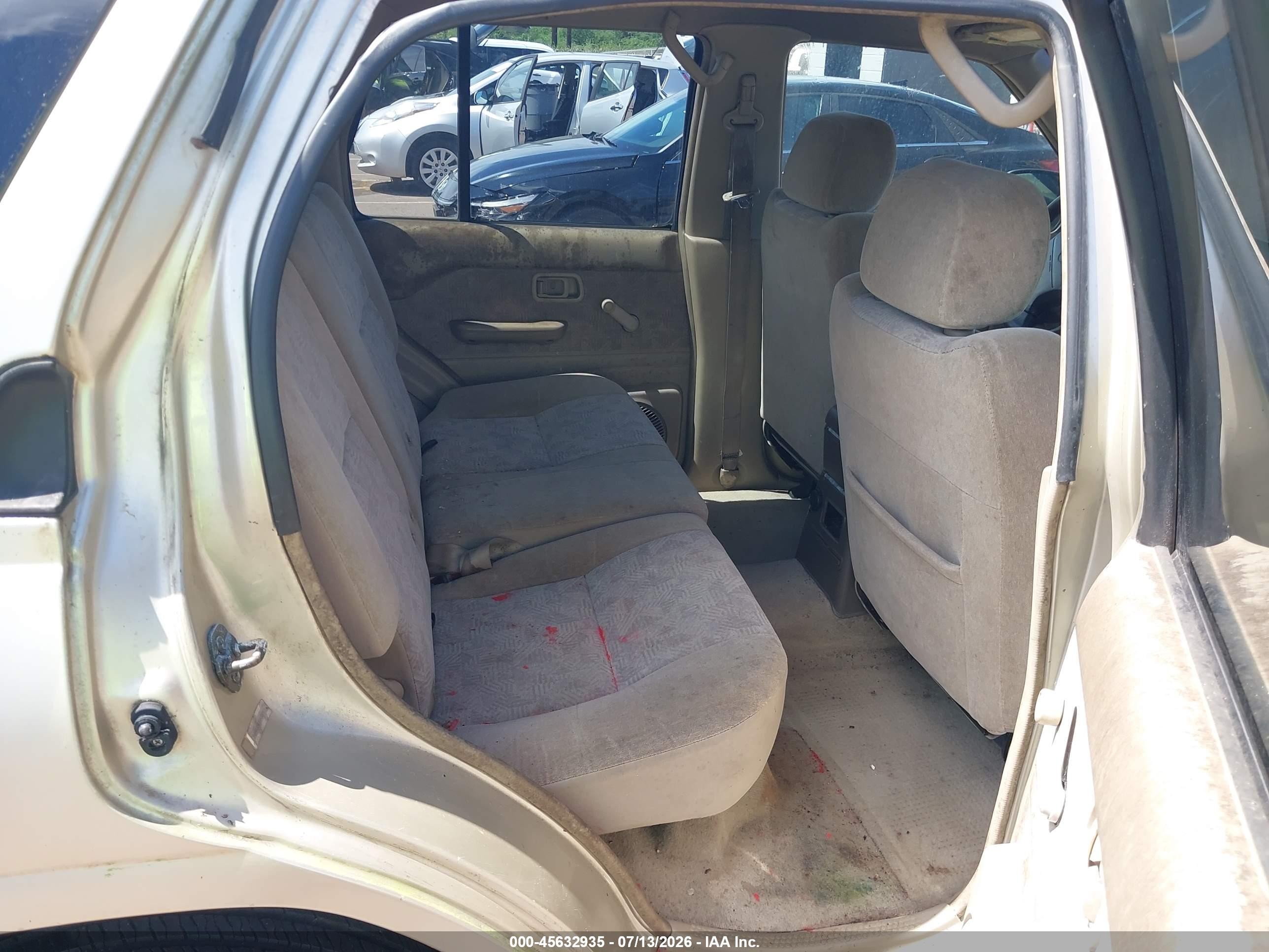 2000 Nissan Pathfinder Le/se/xe Gold vin: JN8AR07S0YW435955
