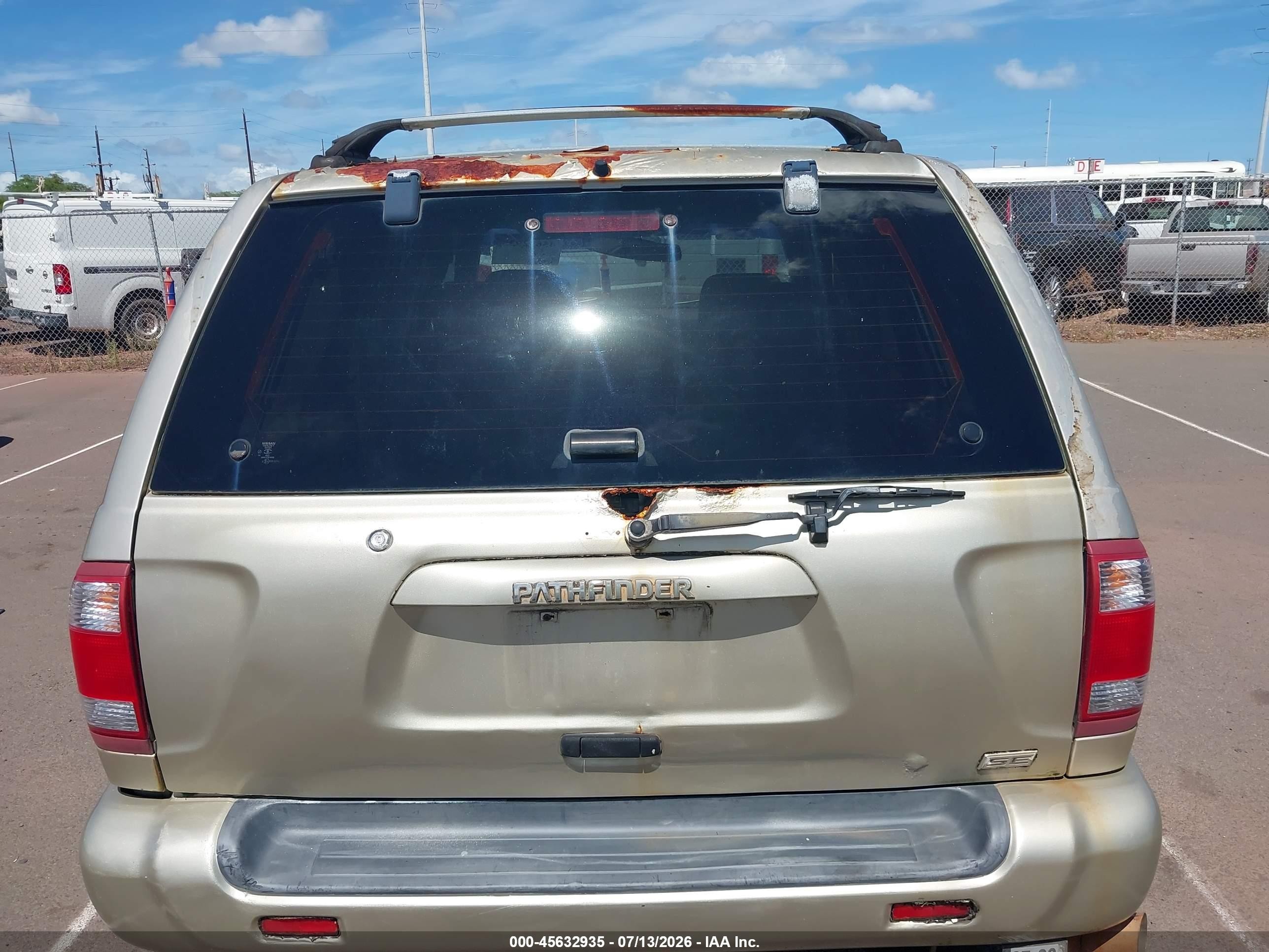 2000 Nissan Pathfinder Le/se/xe Gold vin: JN8AR07S0YW435955