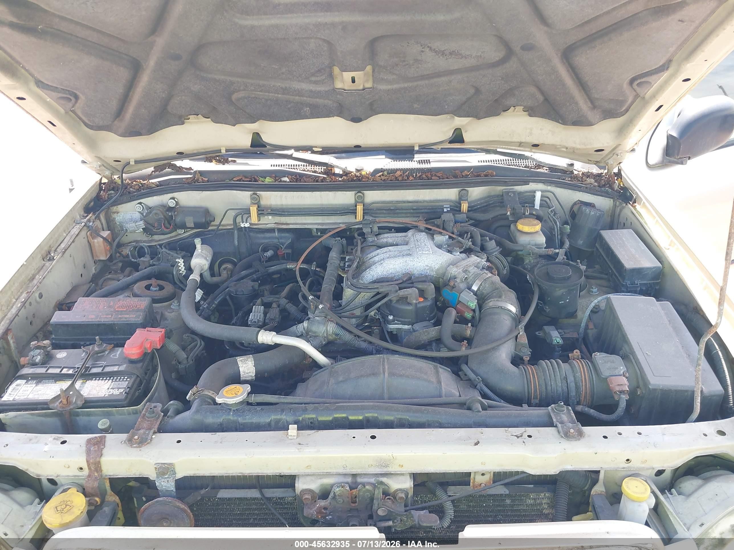 2000 Nissan Pathfinder Le/se/xe Gold vin: JN8AR07S0YW435955