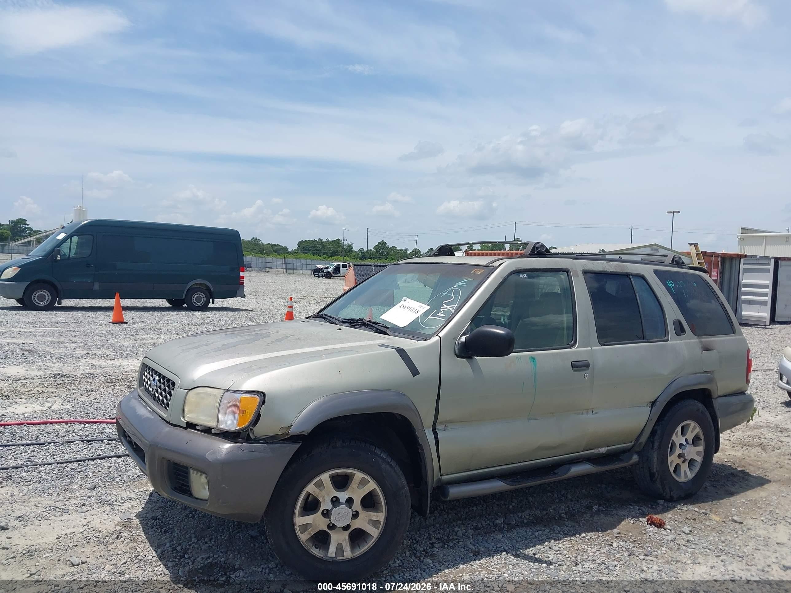 2000 Nissan Pathfinder Le/se/xe Champagne vin: JN8AR07S3YW442043