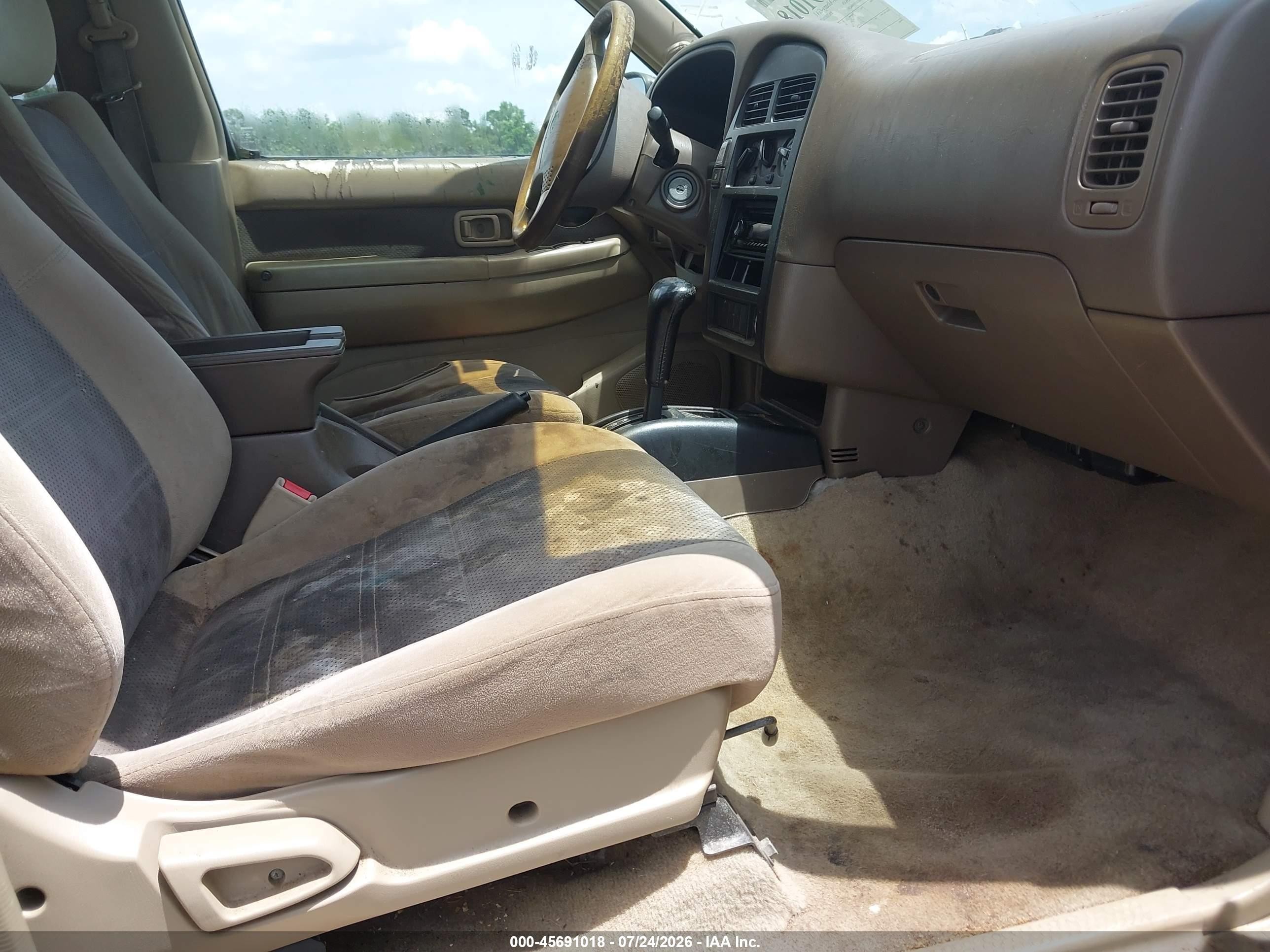 2000 Nissan Pathfinder Le/se/xe Champagne vin: JN8AR07S3YW442043