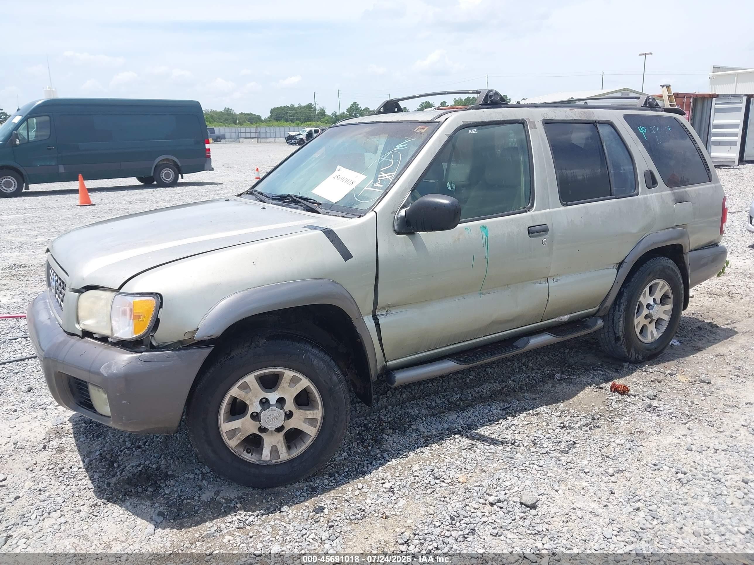 2000 Nissan Pathfinder Le/se/xe Champagne vin: JN8AR07S3YW442043