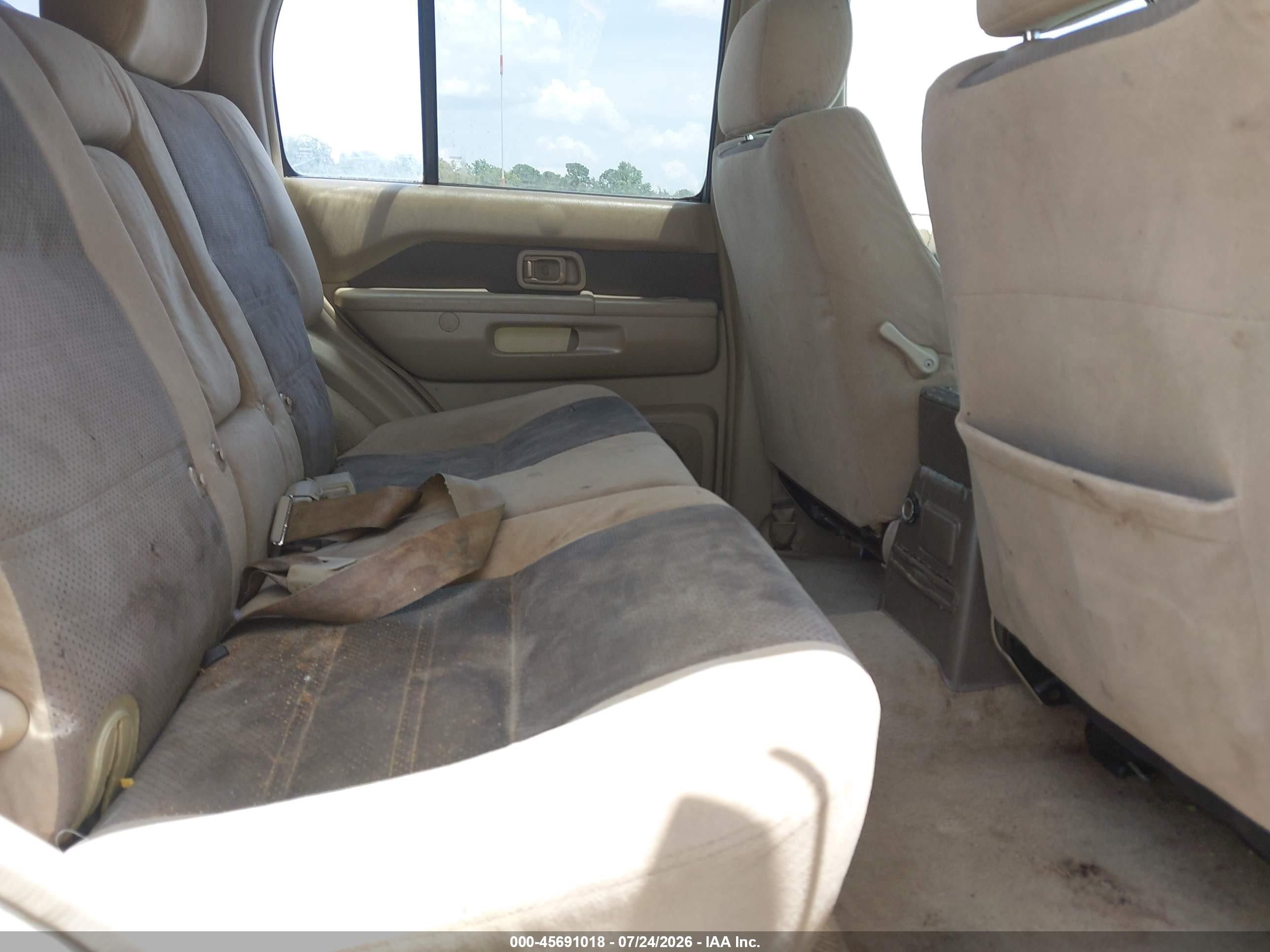 2000 Nissan Pathfinder Le/se/xe Champagne vin: JN8AR07S3YW442043
