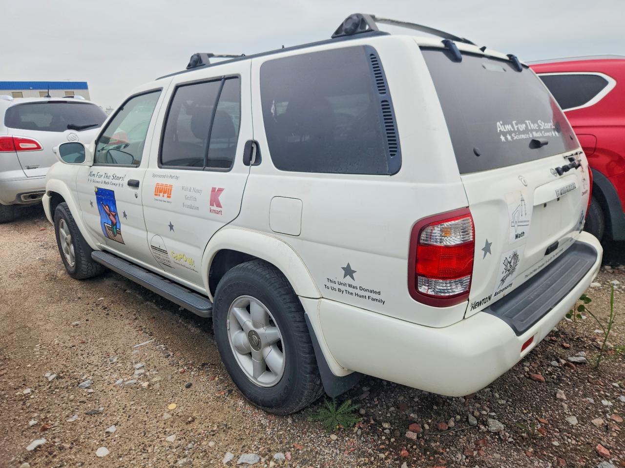 1999 Nissan Pathfinder Xe White vin: JN8AR07S4XW382790